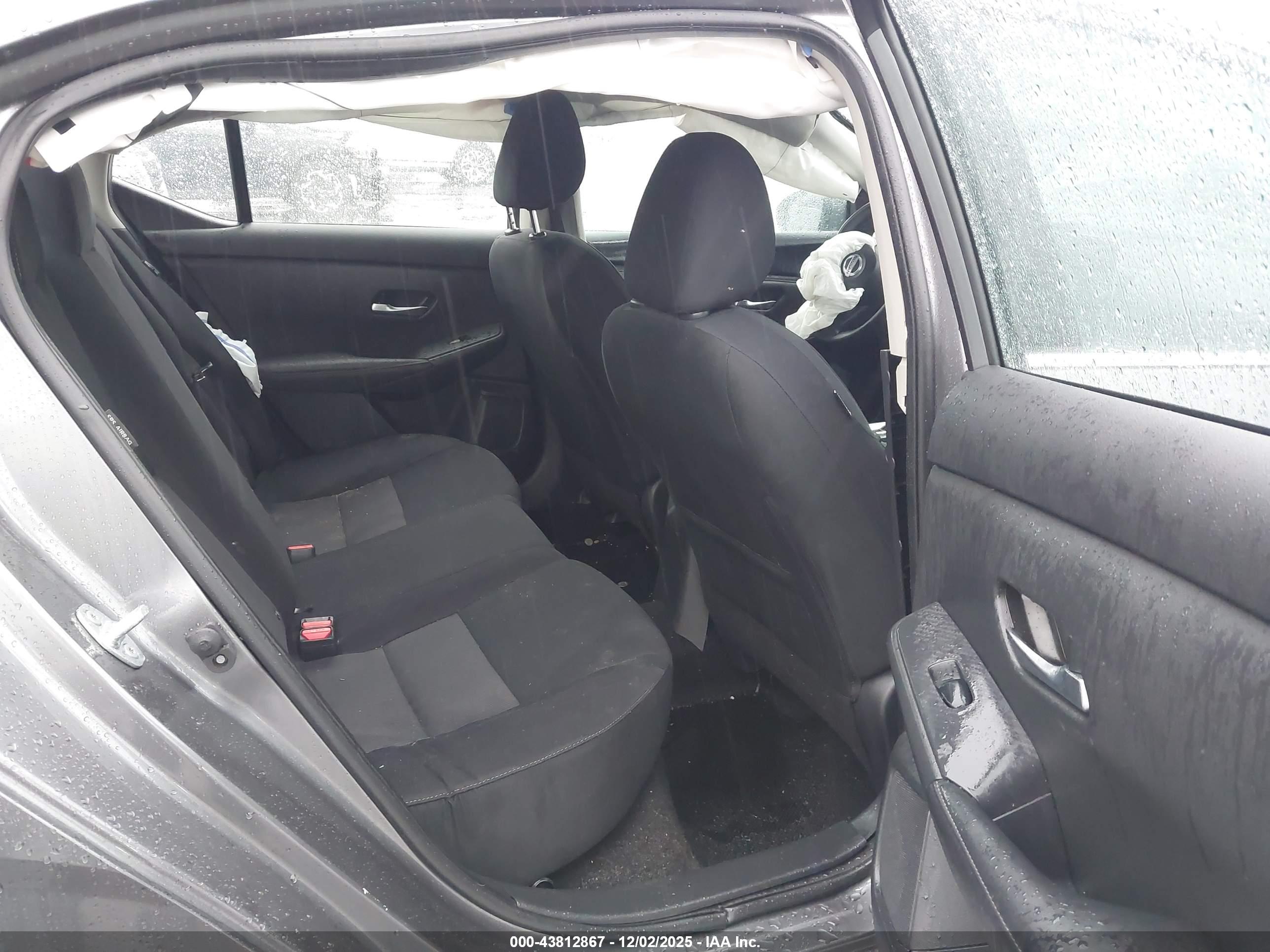 NISSAN SENTRA image 8
