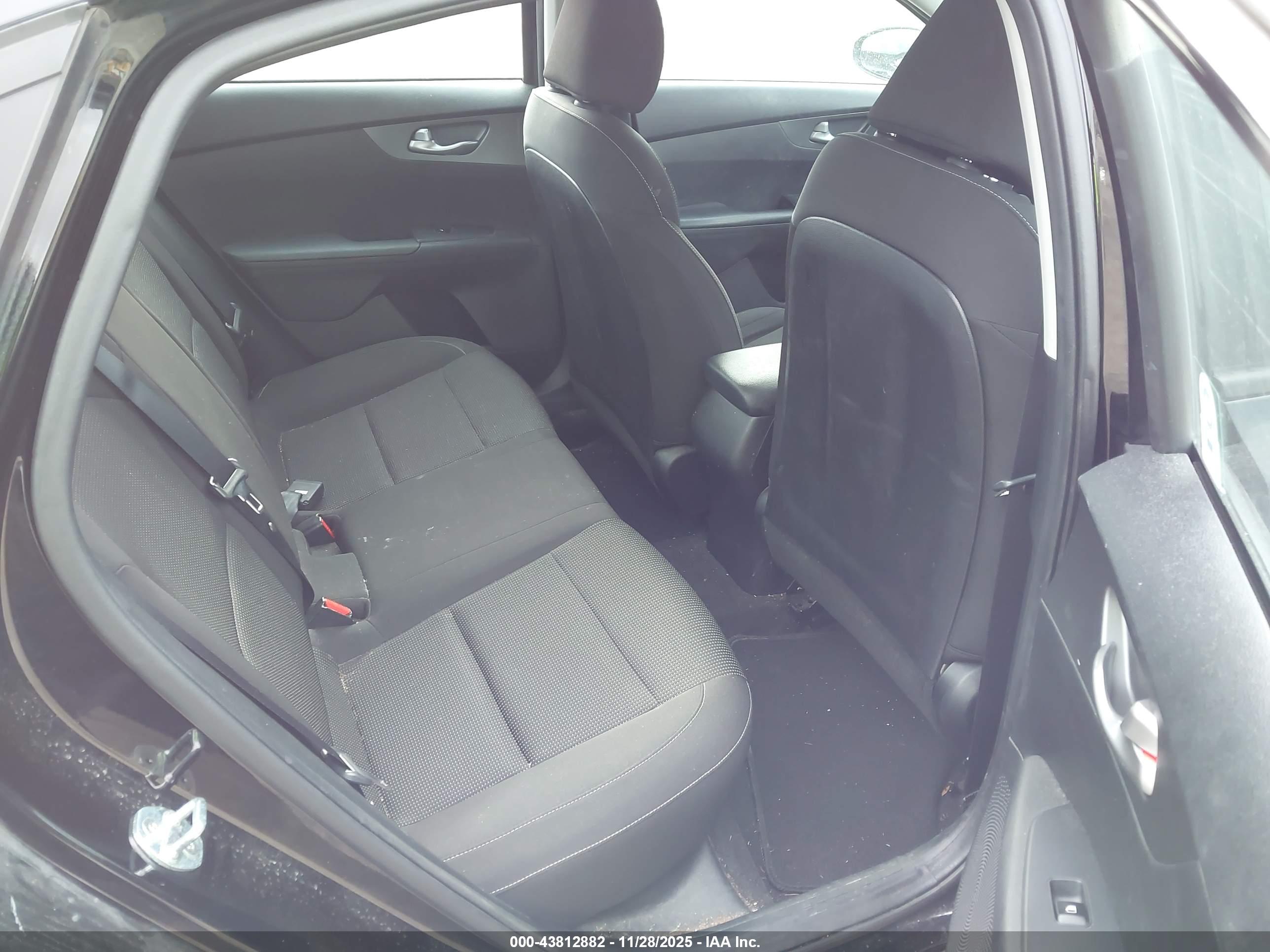 KIA FORTE image 8