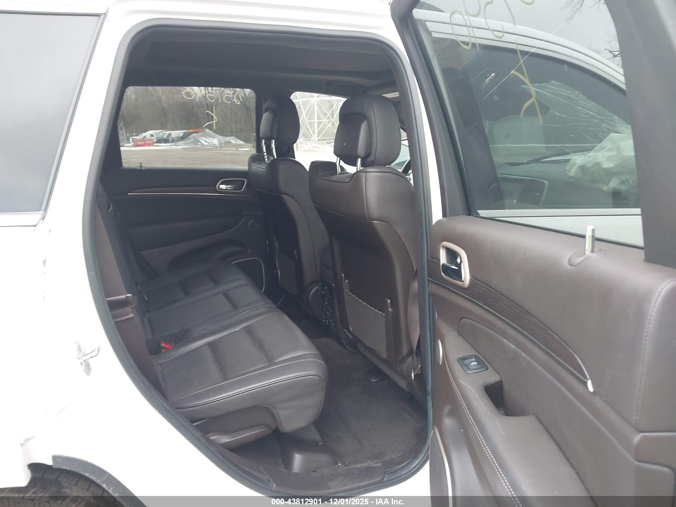JEEP GRAND image 8