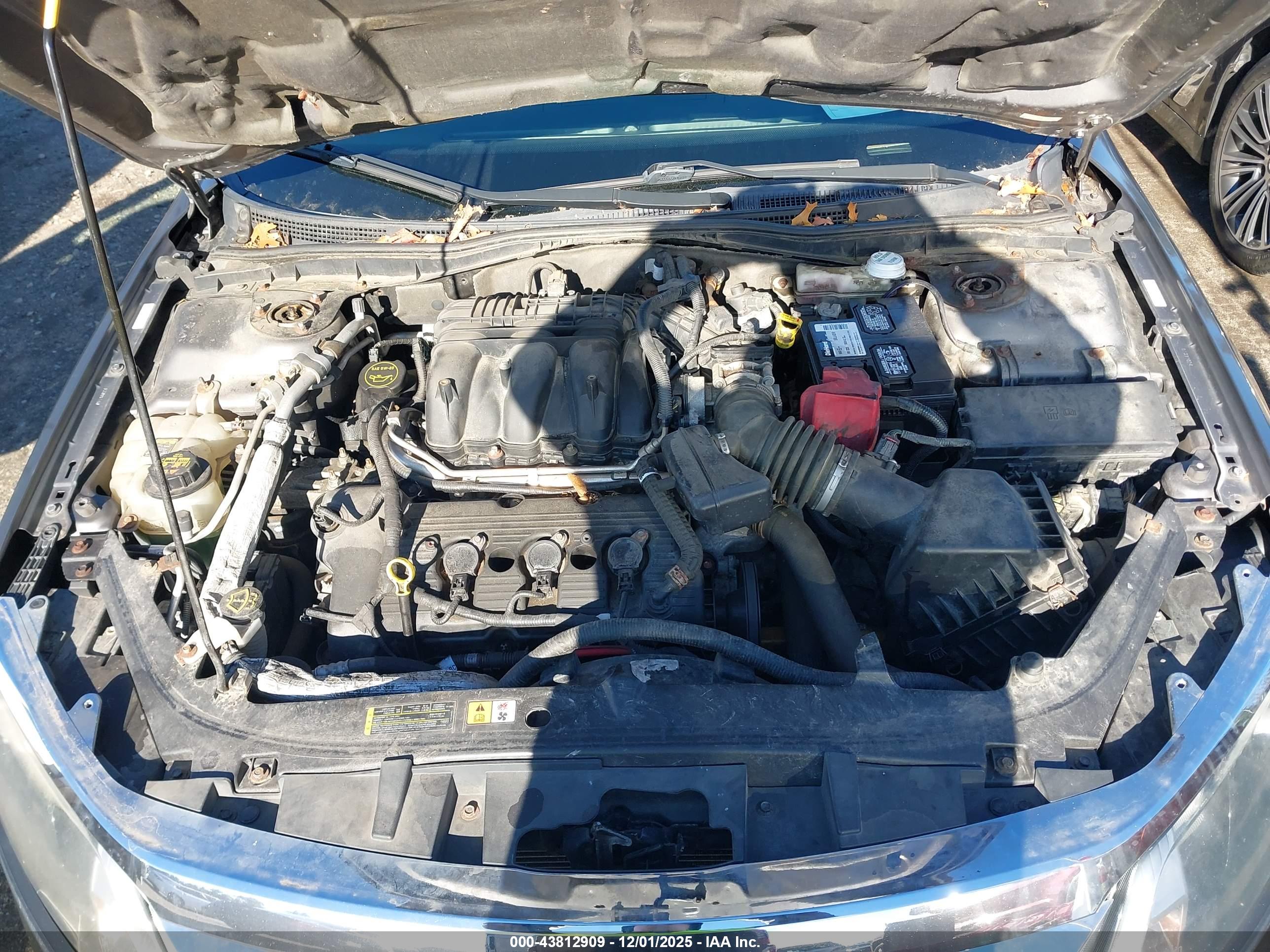 FORD FUSION image 10