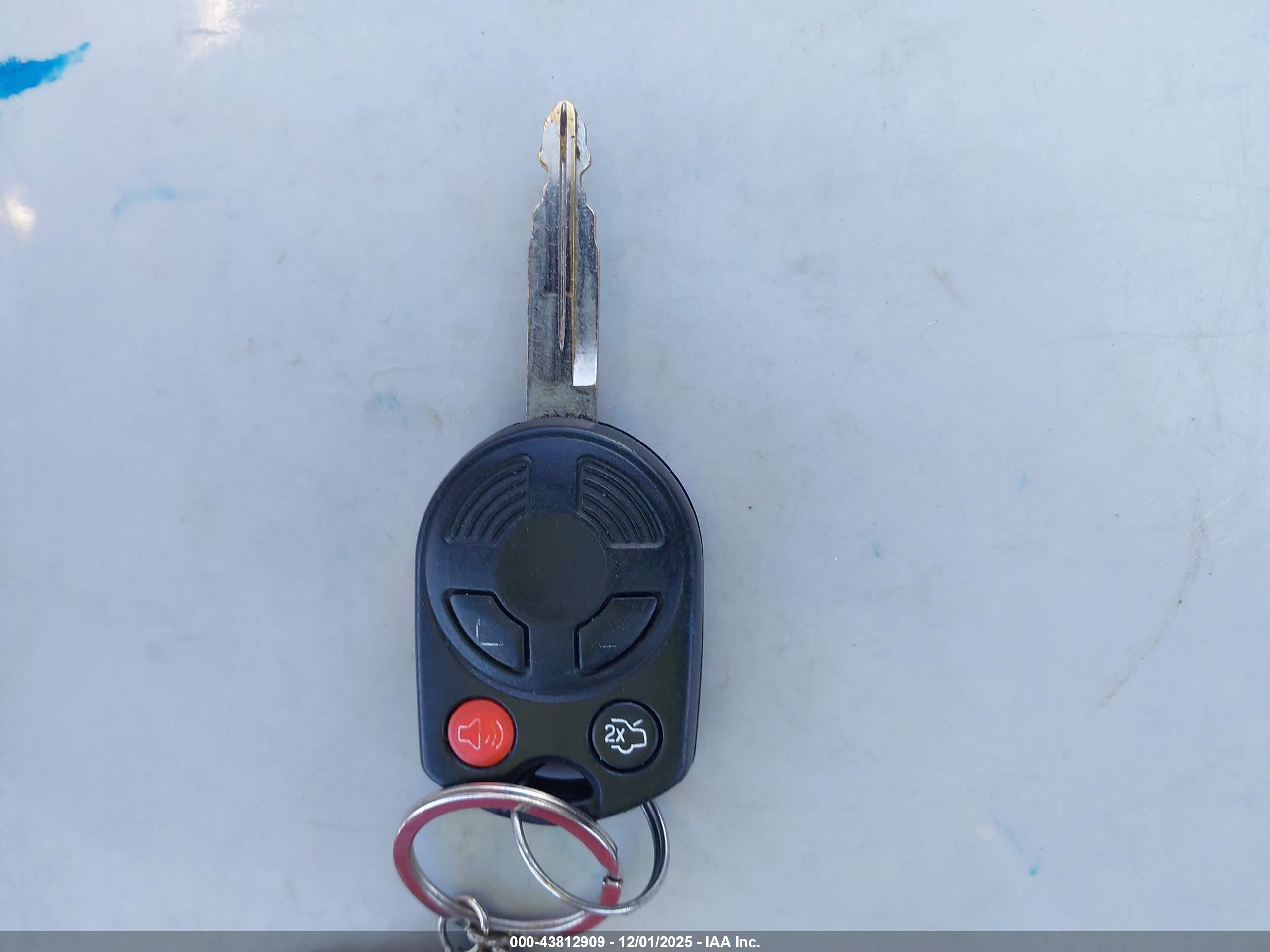 FORD FUSION image 11