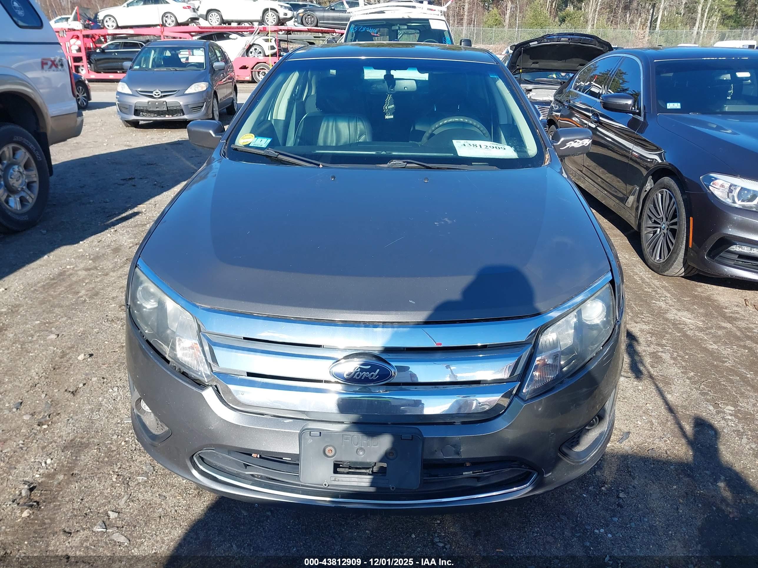 FORD FUSION image 6