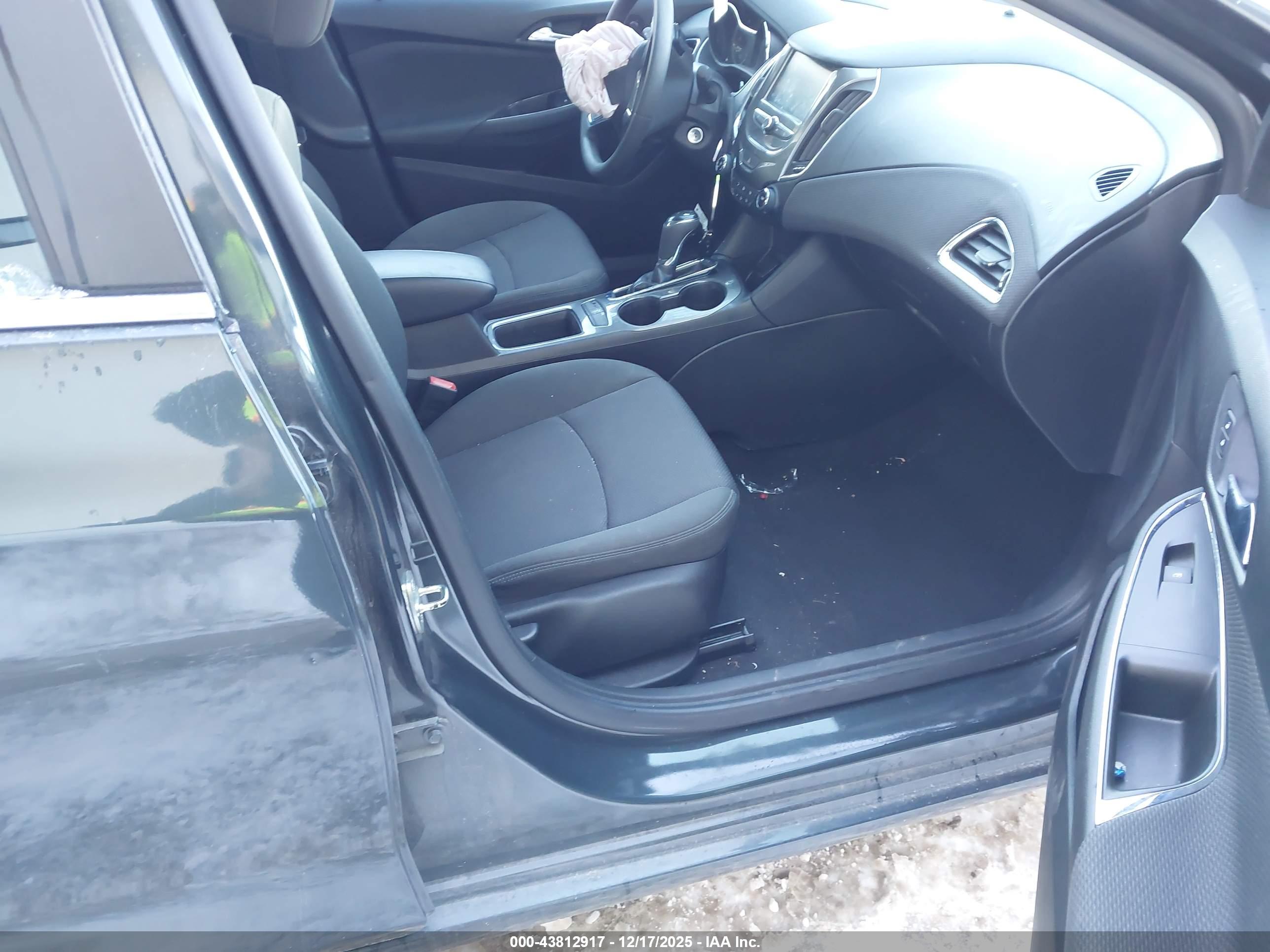 CHEVROLET CRUZE image 5