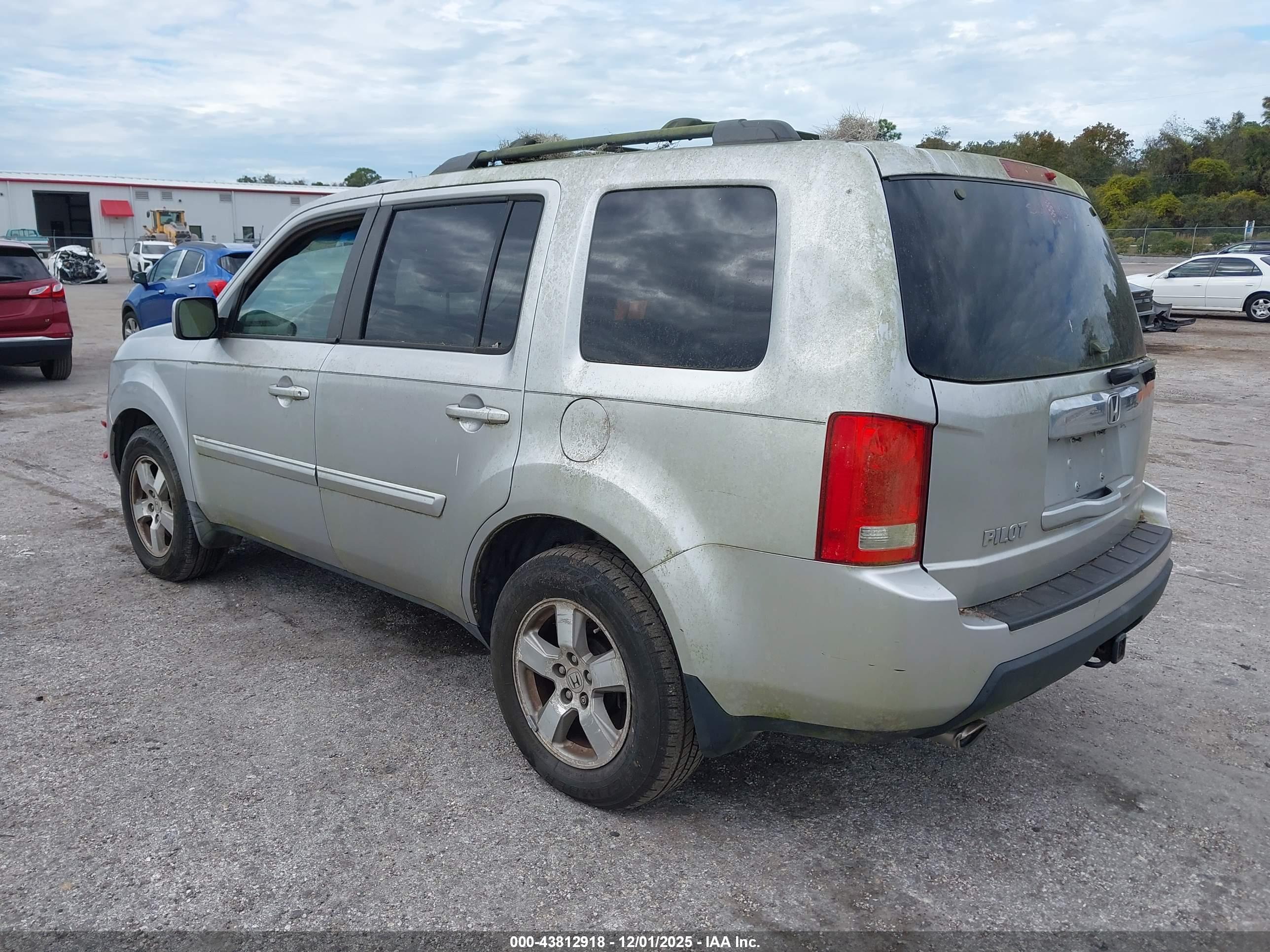HONDA PILOT image 3