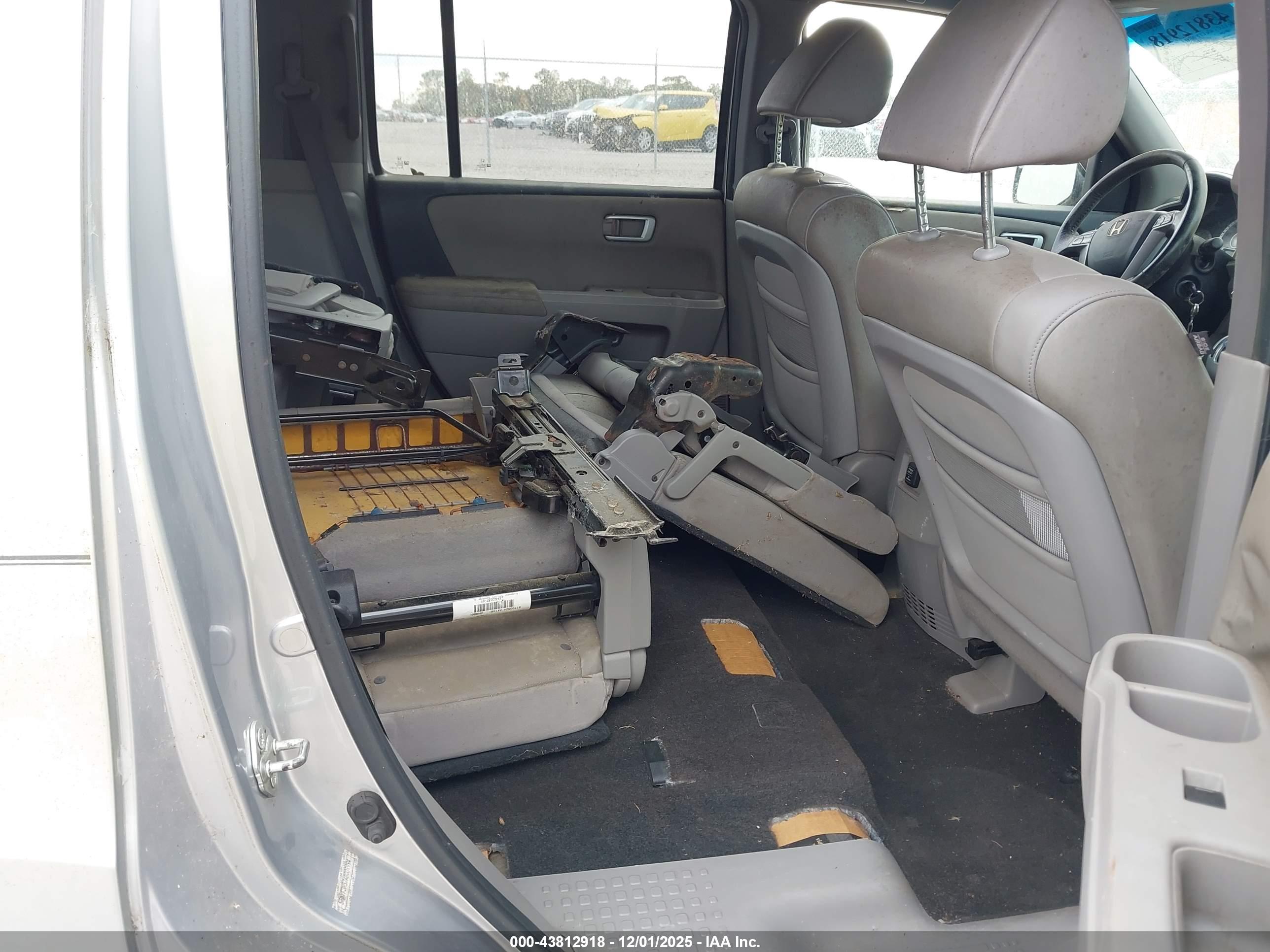 HONDA PILOT image 8