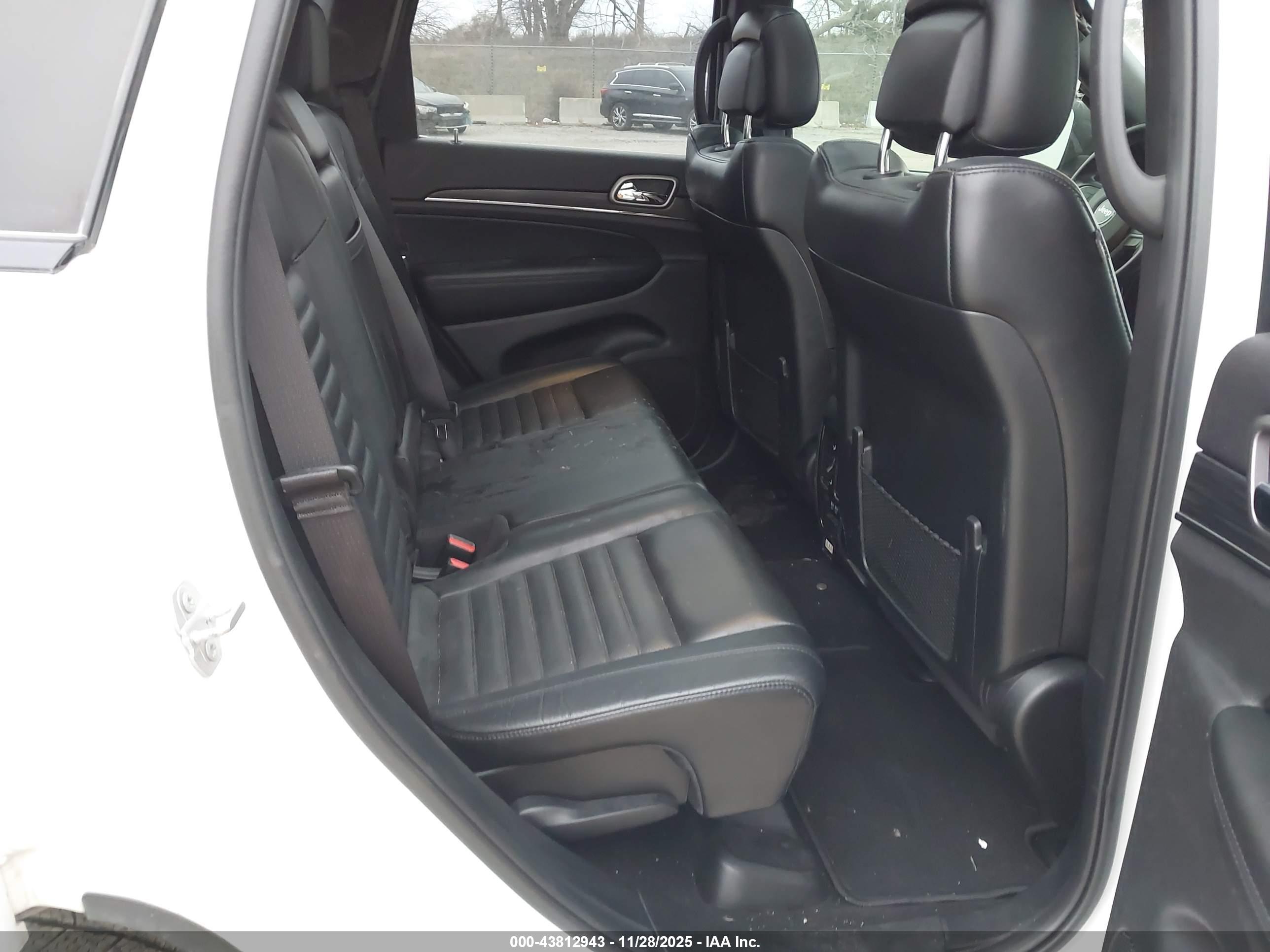 JEEP GRAND image 8