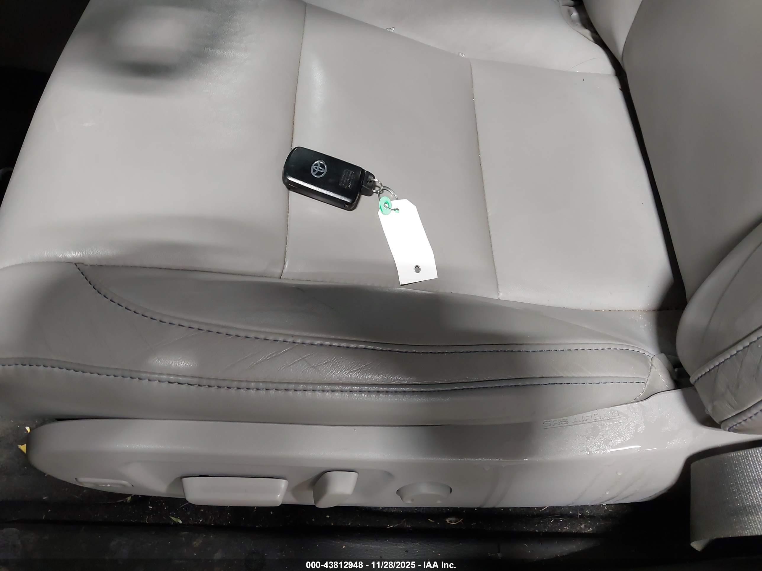 TOYOTA HIGHLANDER image 11