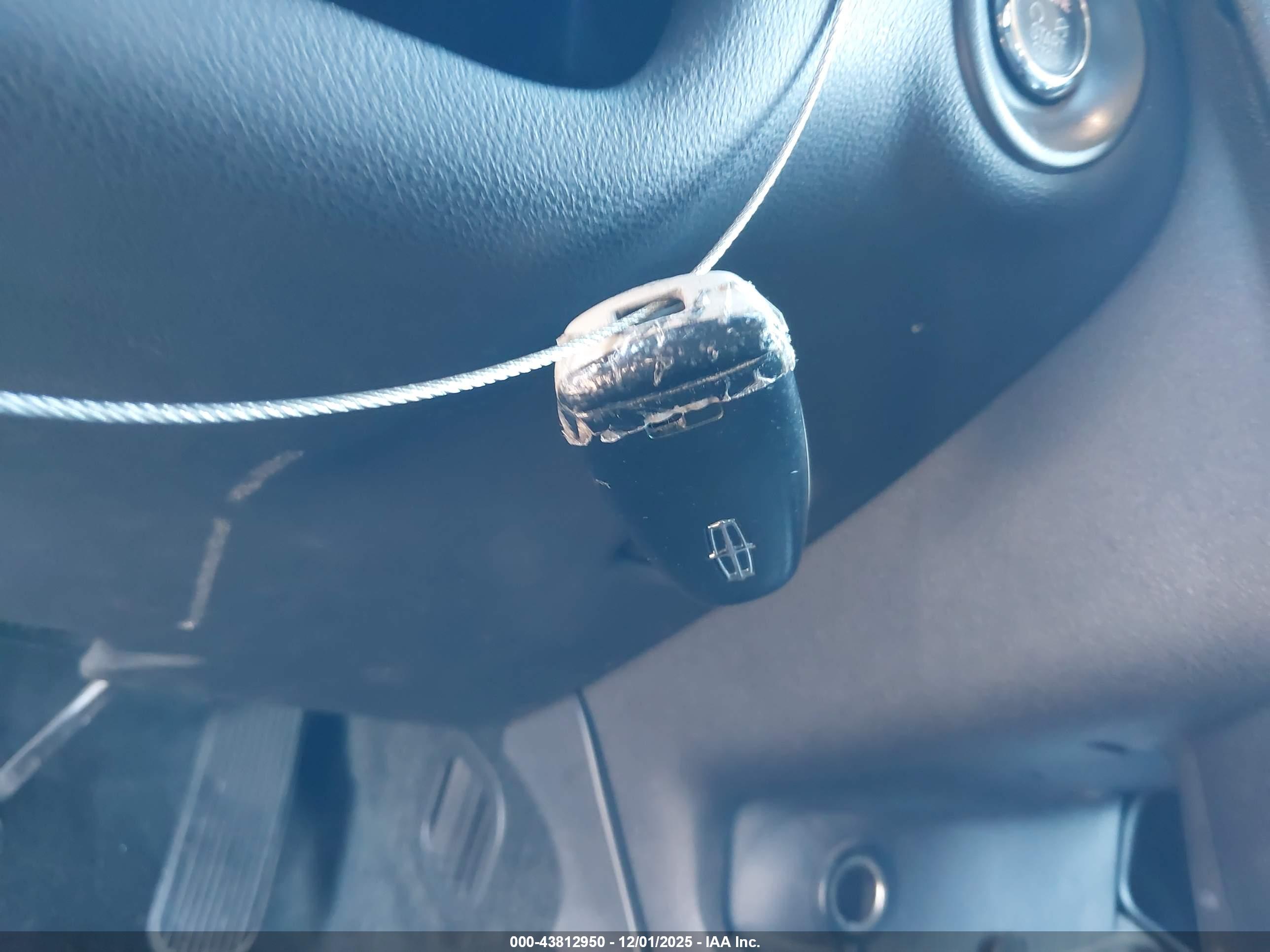 LINCOLN MKT image 11
