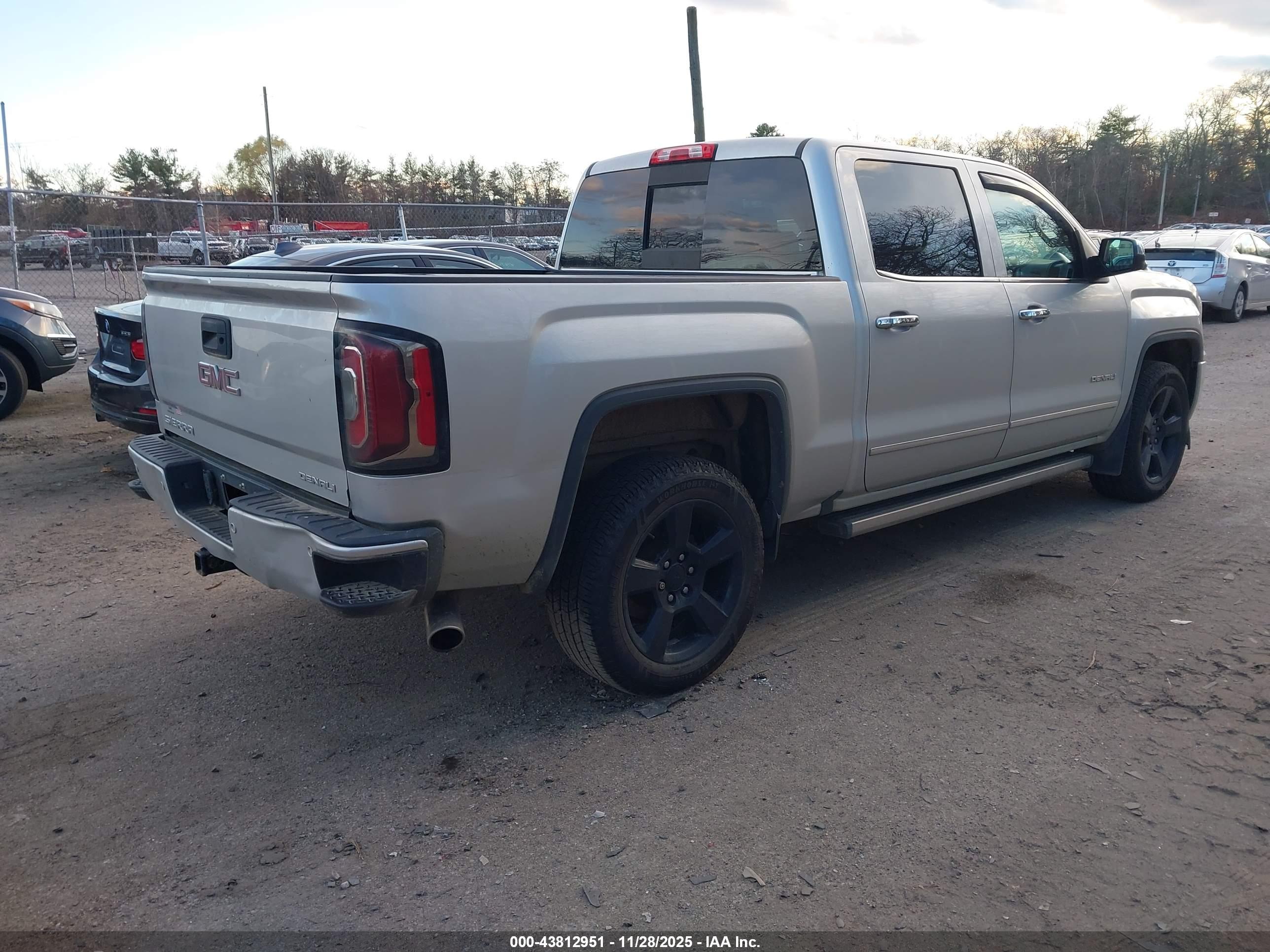 GMC SIERRA image 4