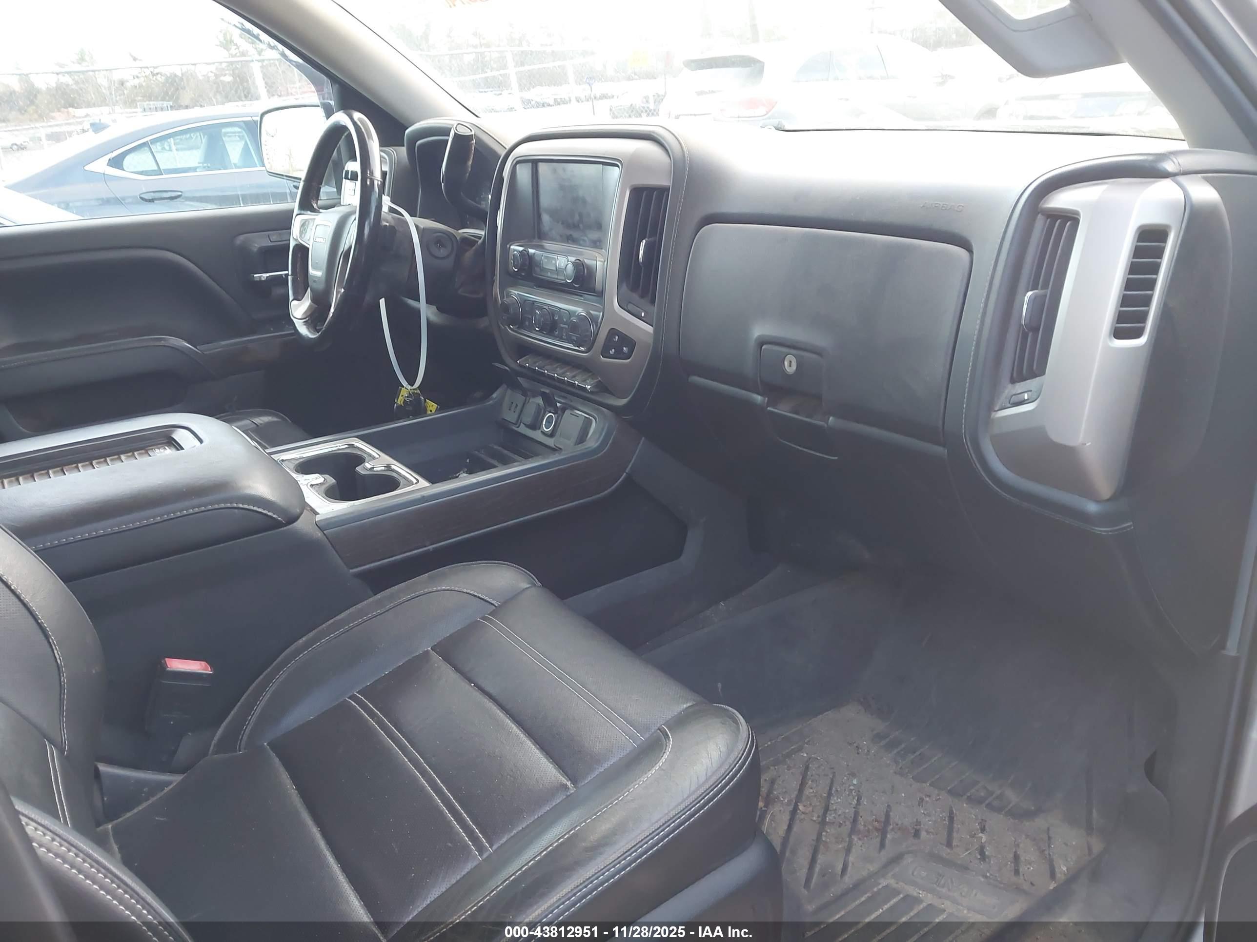 GMC SIERRA image 5