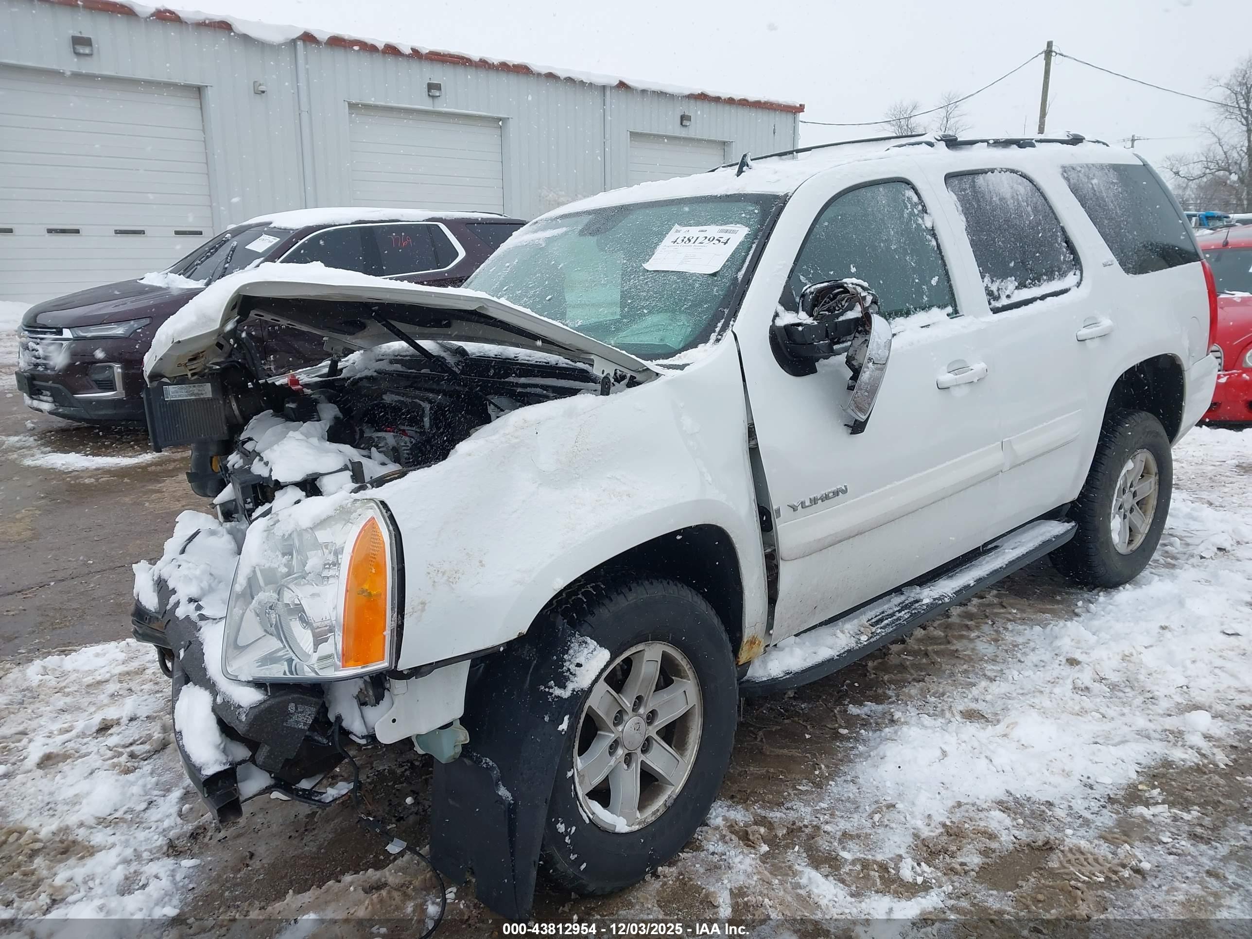 GMC YUKON image 2
