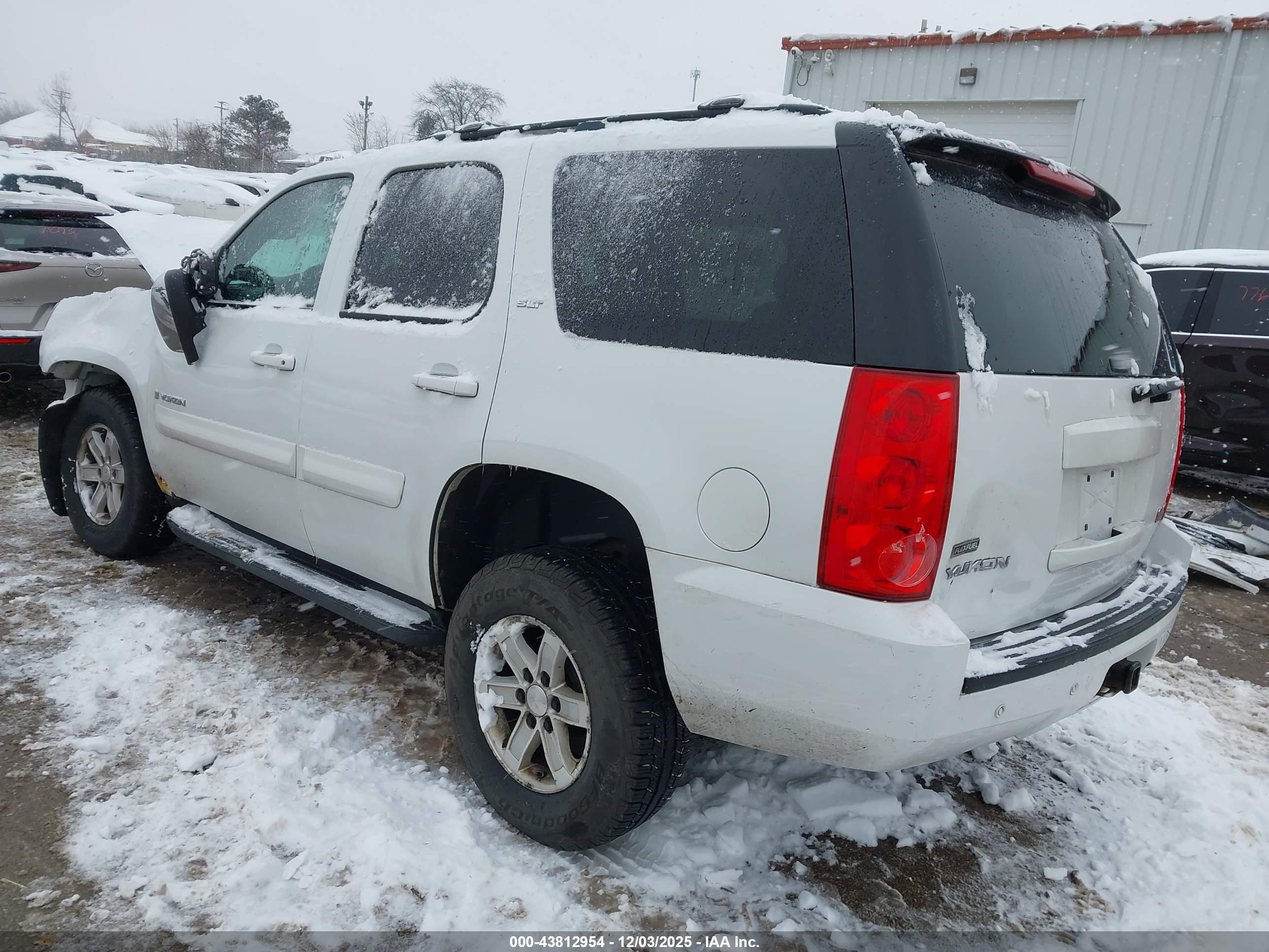 GMC YUKON image 3