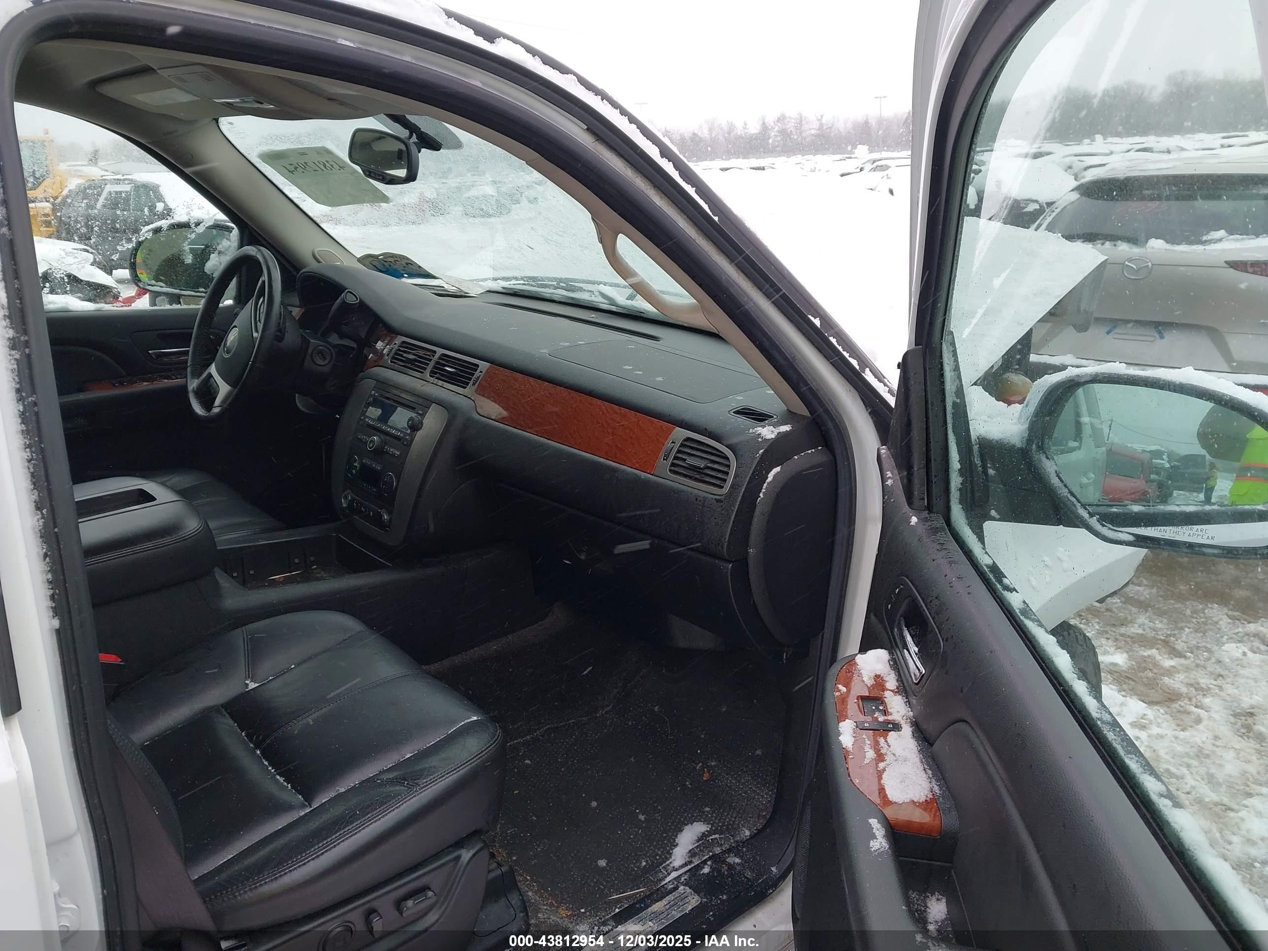 GMC YUKON image 5