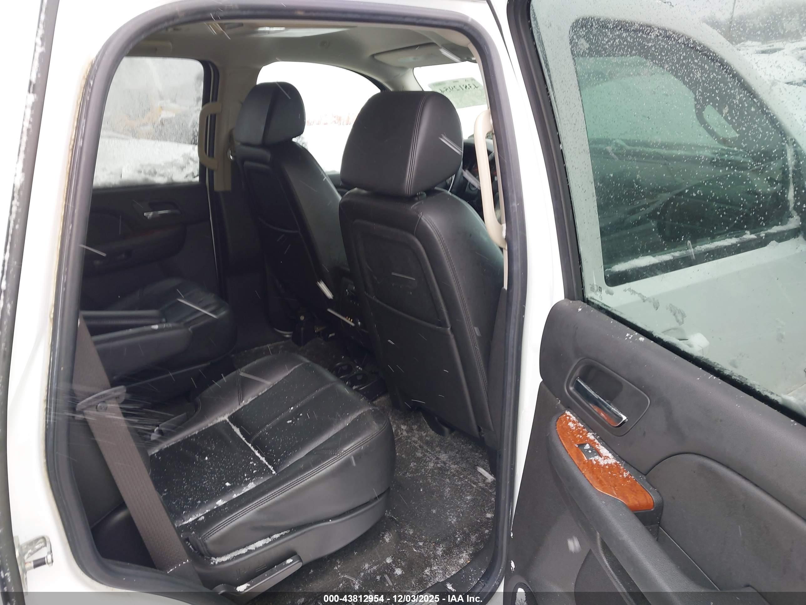 GMC YUKON image 8