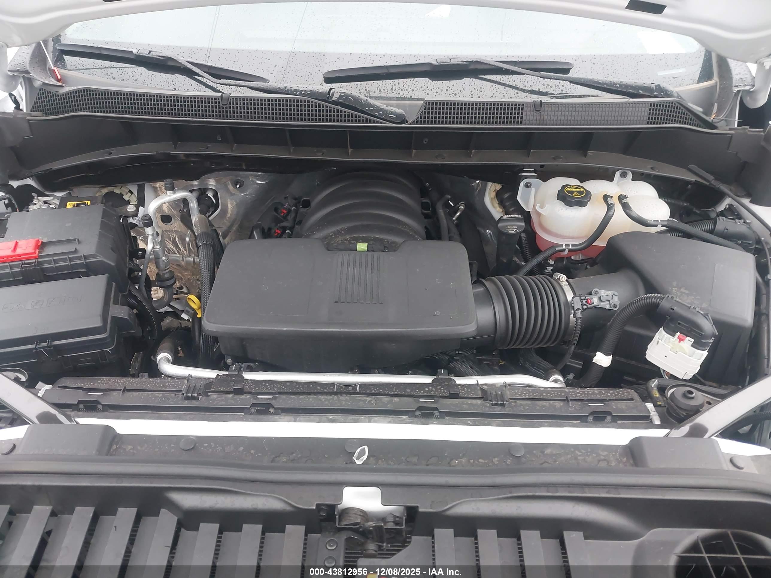 CHEVROLET SILVERADO image 10