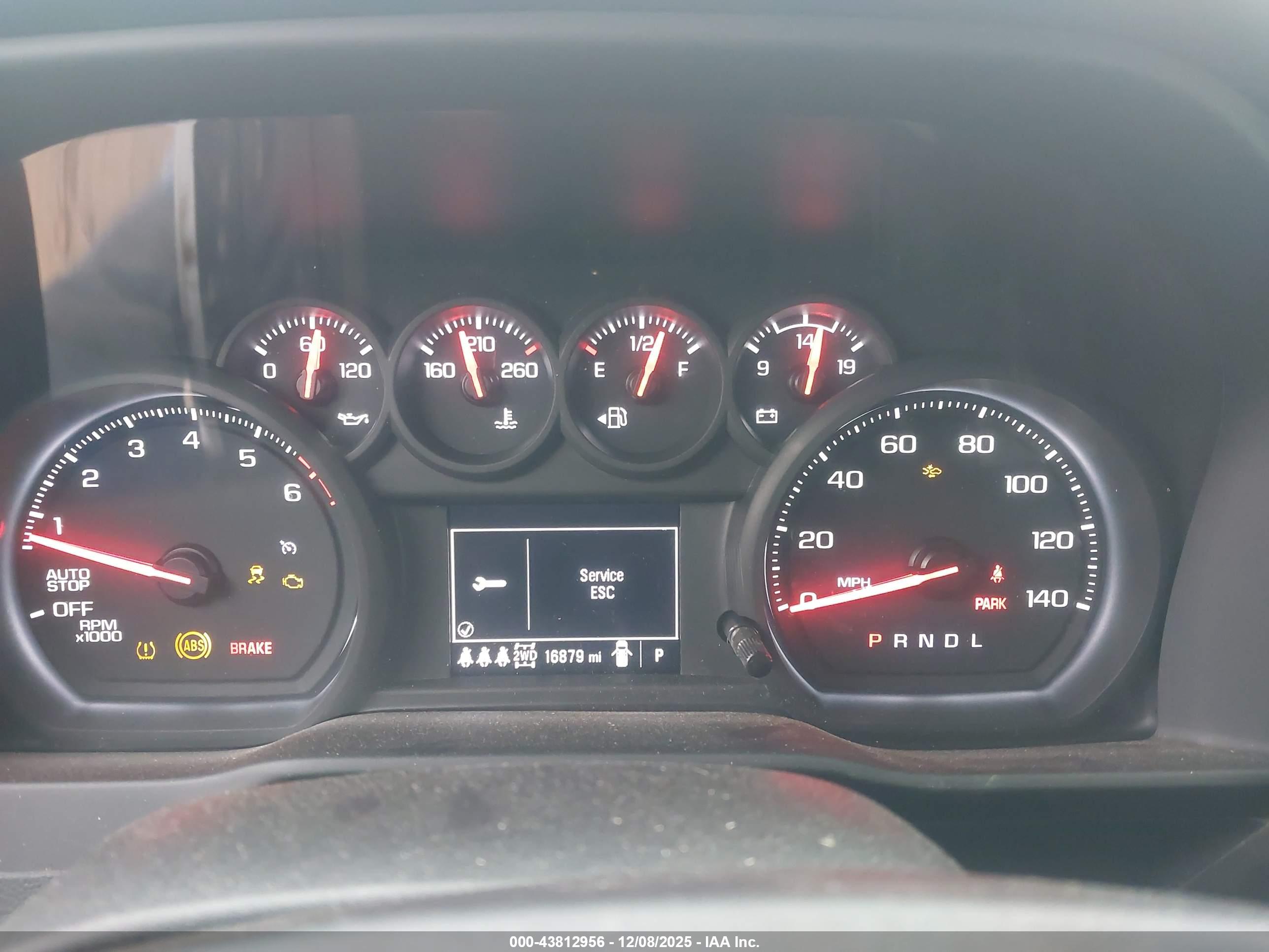 CHEVROLET SILVERADO image 7