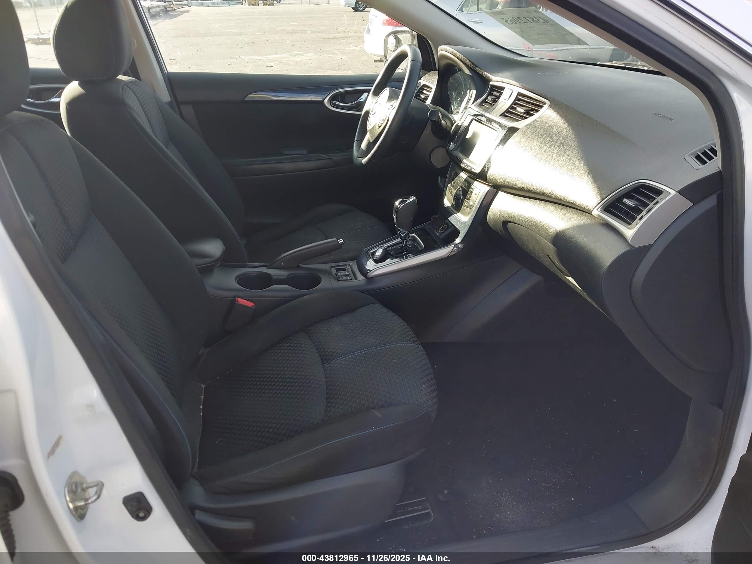 NISSAN SENTRA image 5