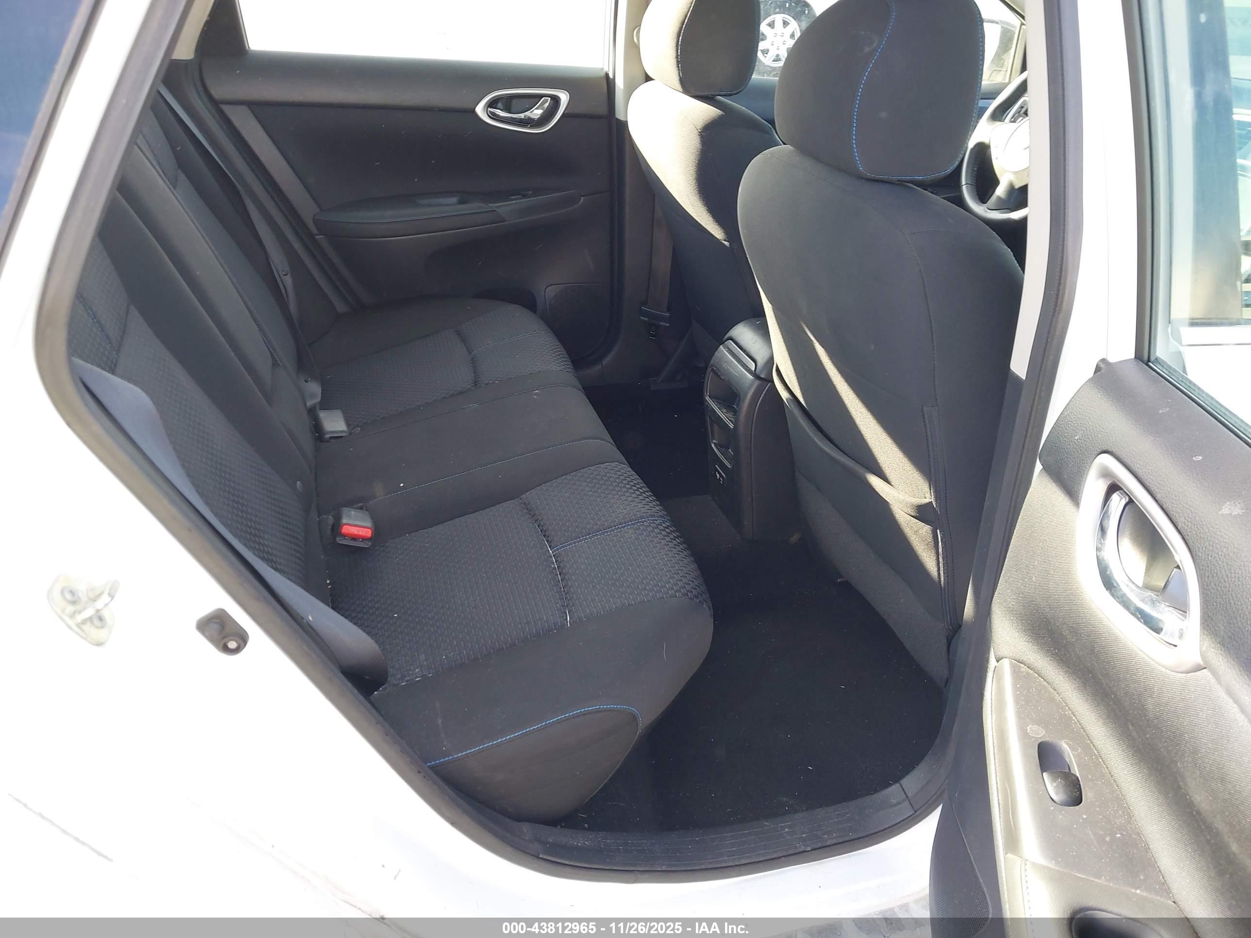 NISSAN SENTRA image 8