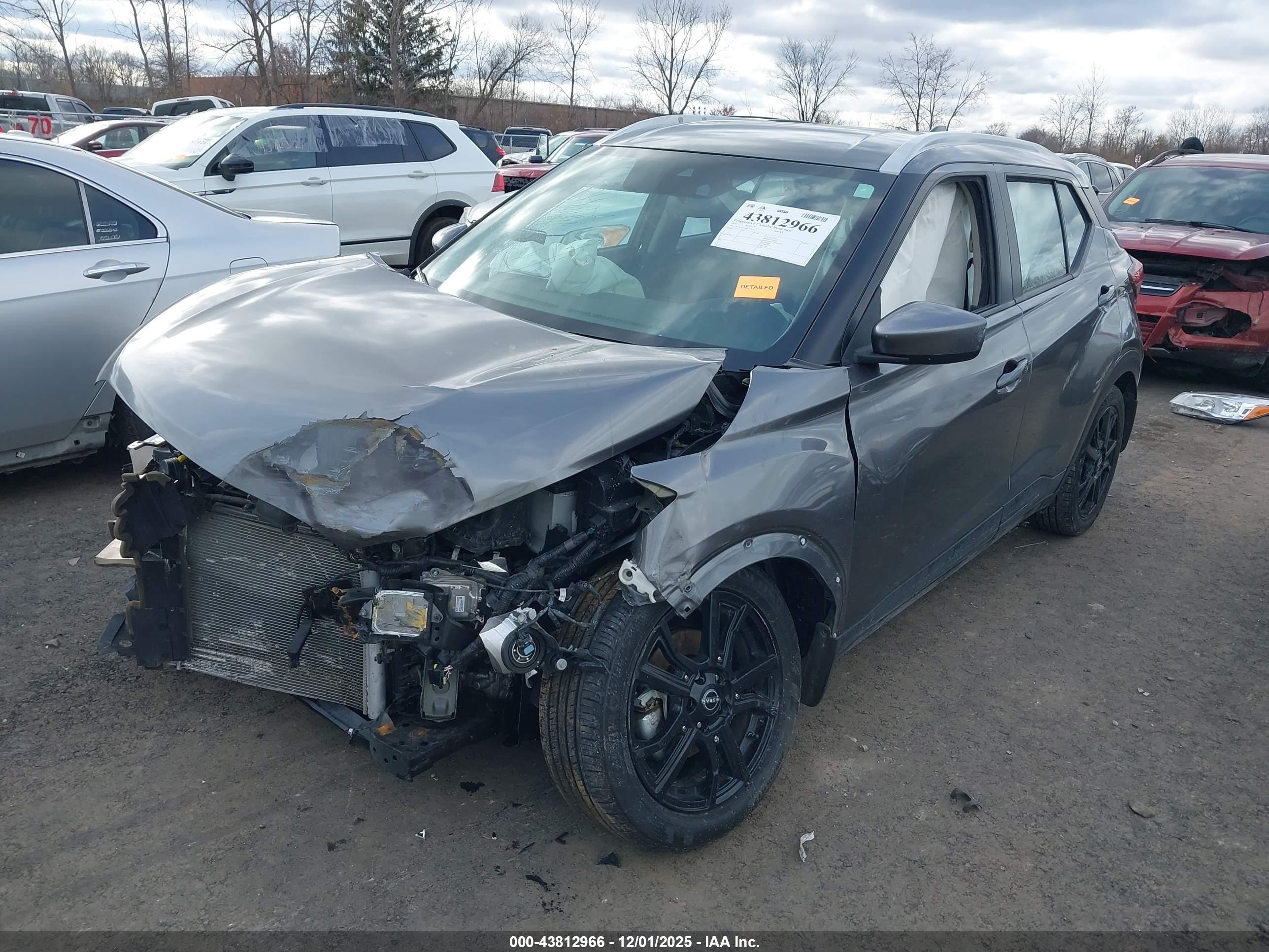 NISSAN KICKS image 2