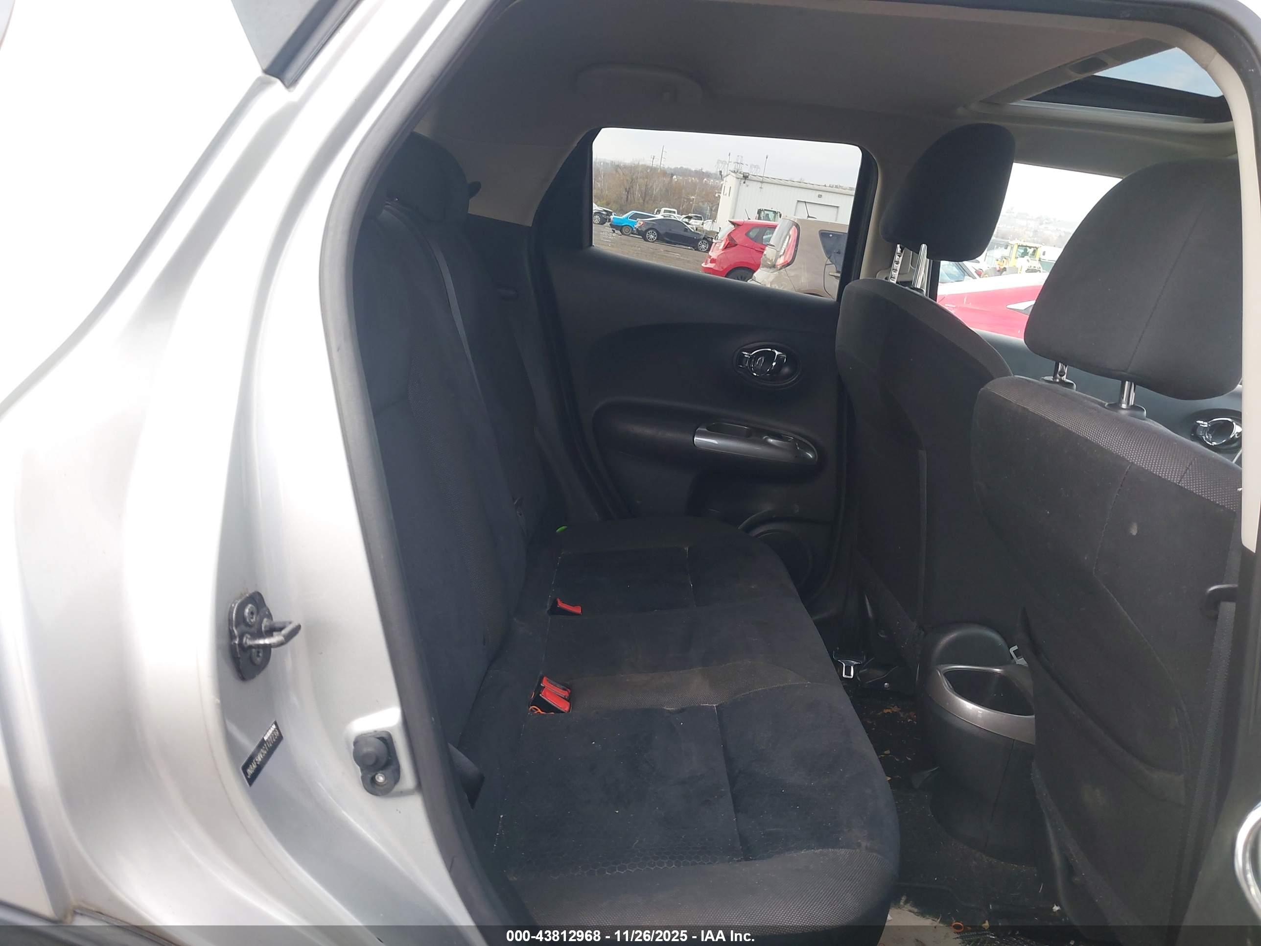 NISSAN JUKE image 8