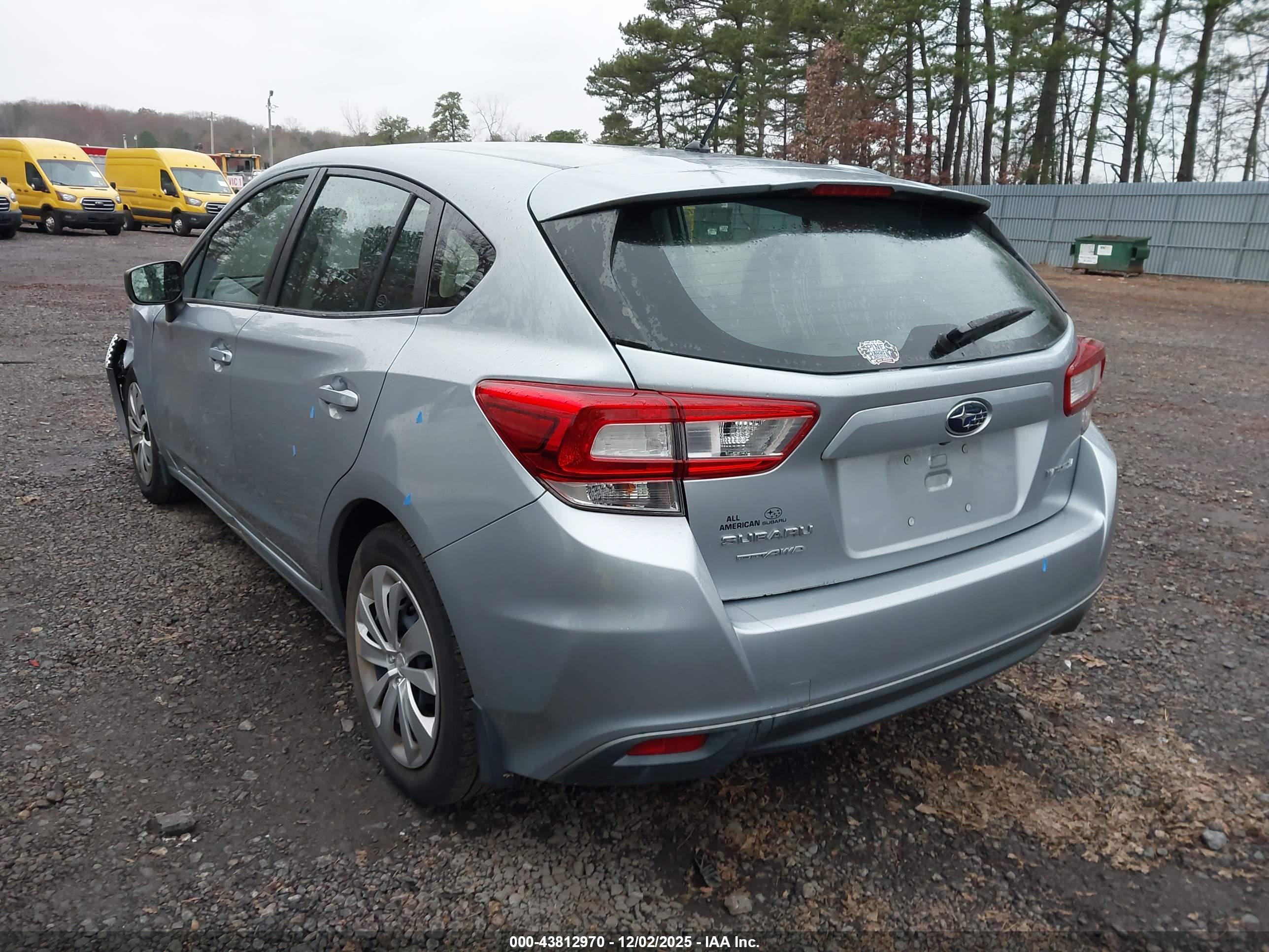 SUBARU IMPREZA image 3