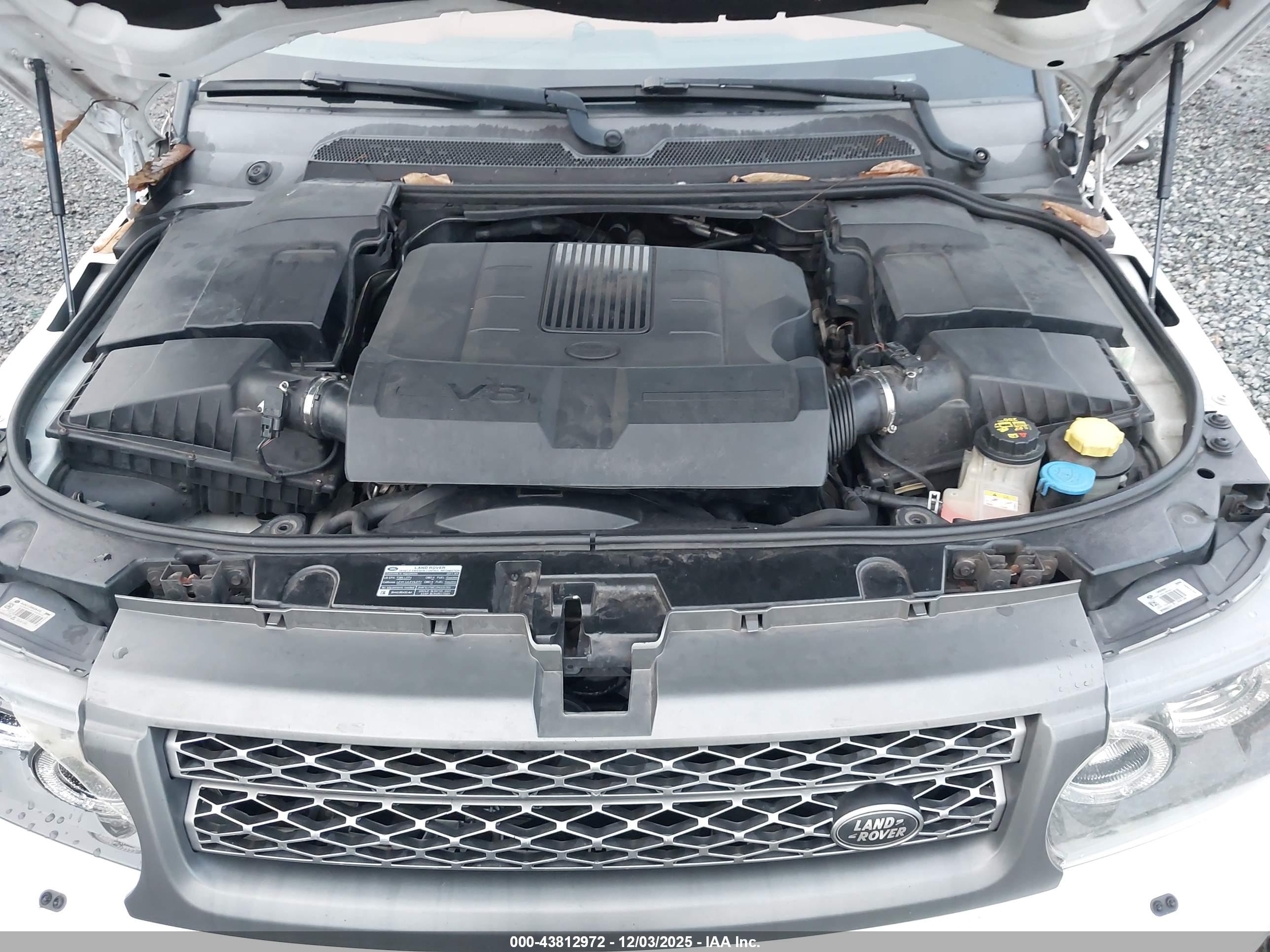 LAND ROVER image 10