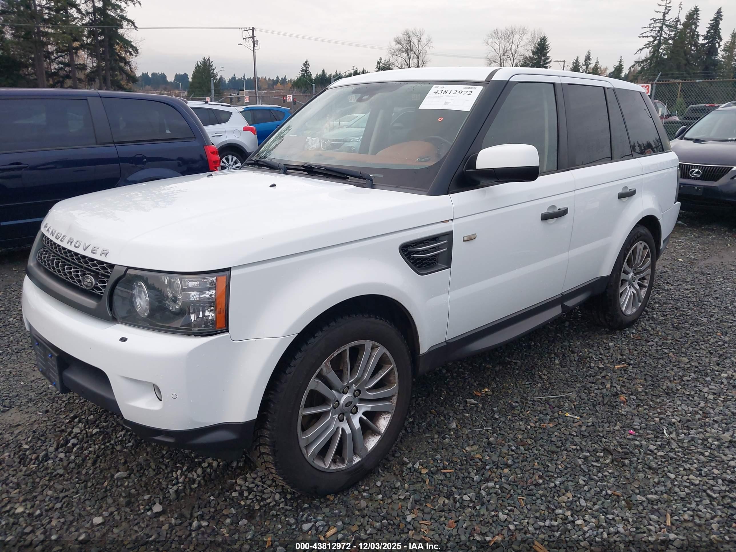 LAND ROVER image 2