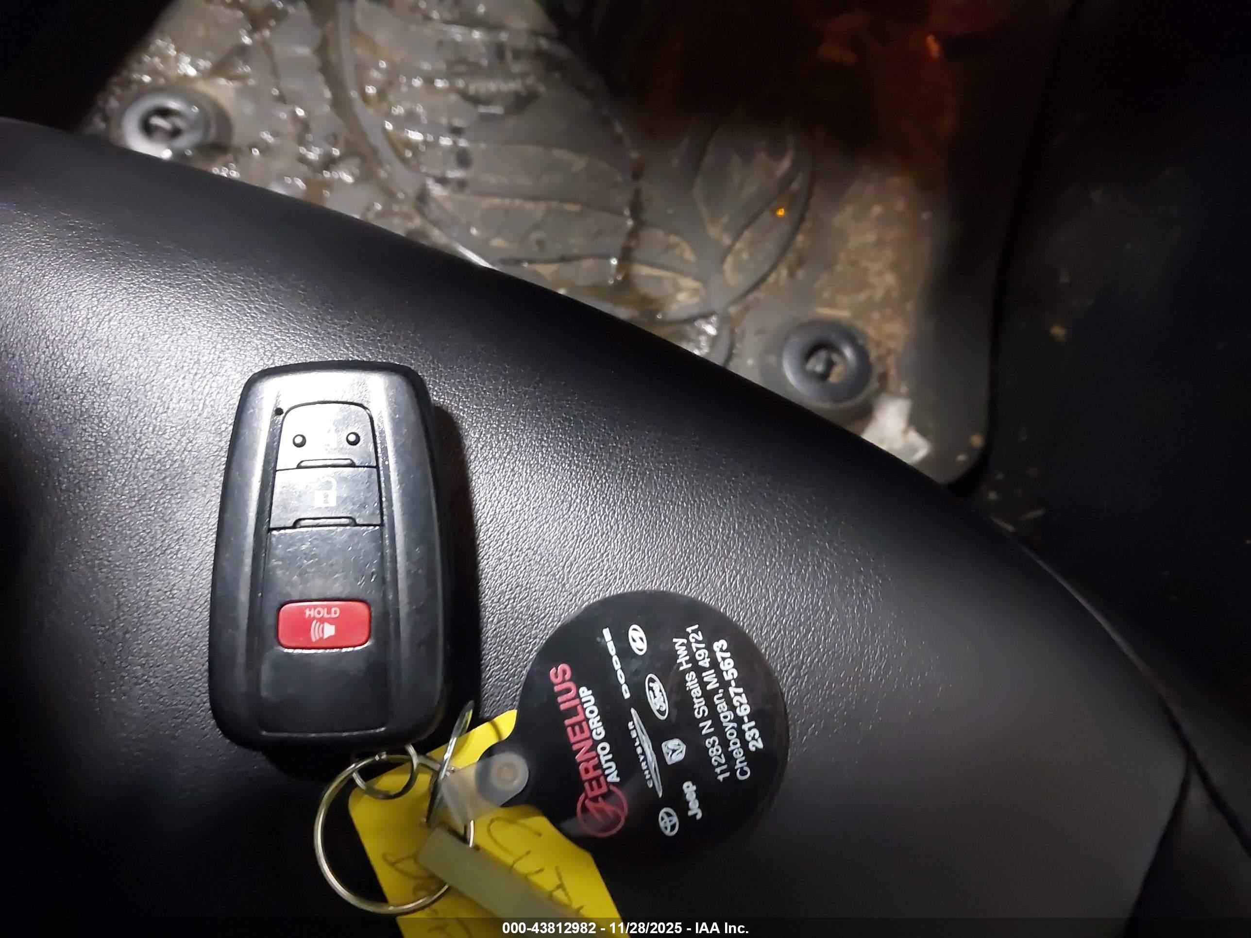 TOYOTA PRIUS image 11