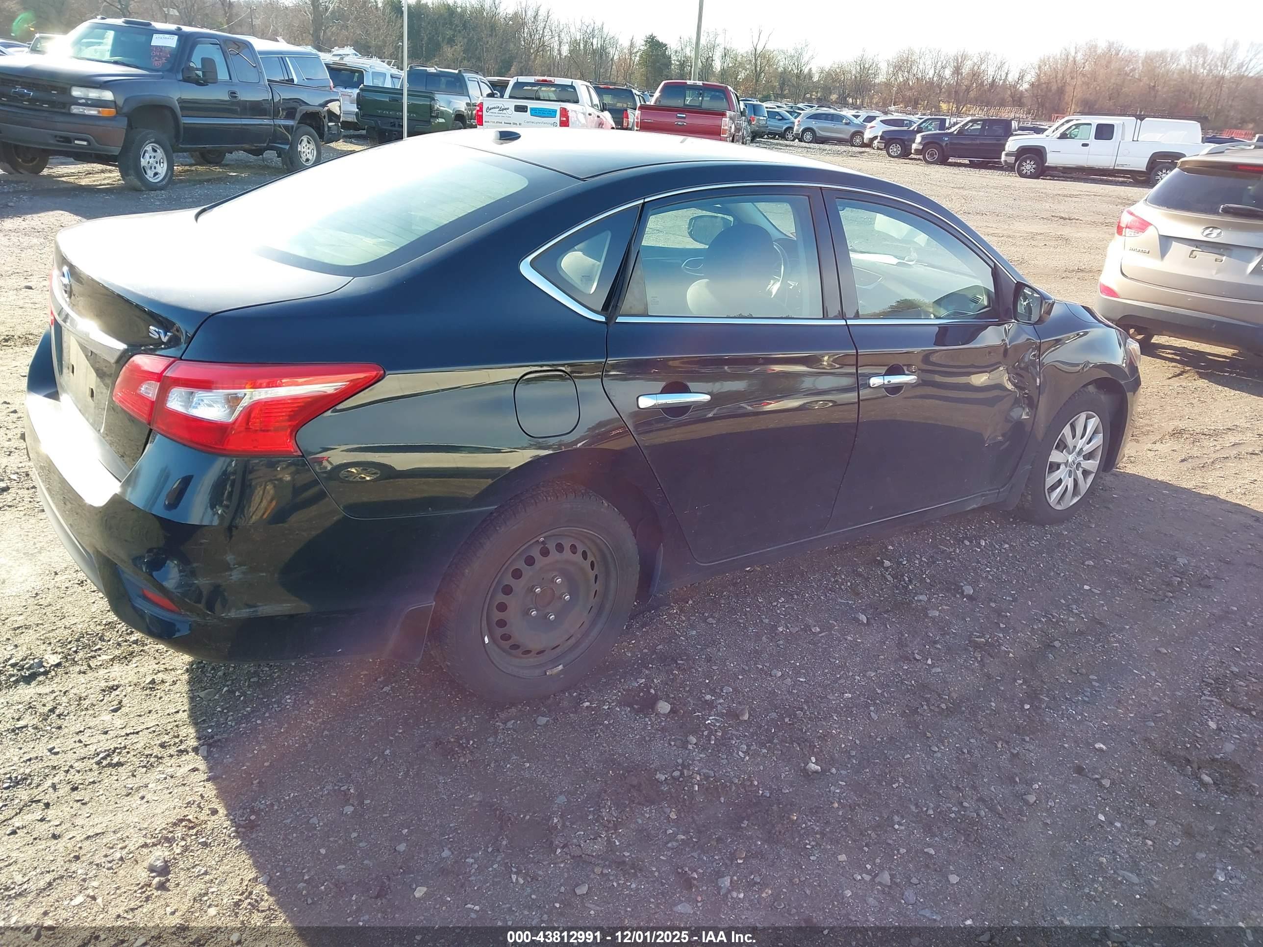 NISSAN SENTRA image 4