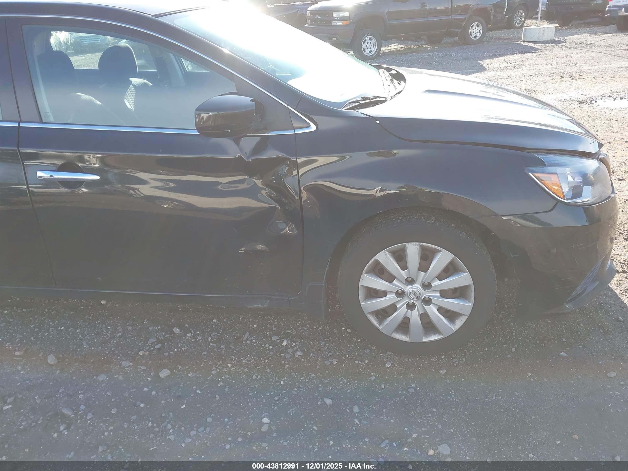 NISSAN SENTRA image 6