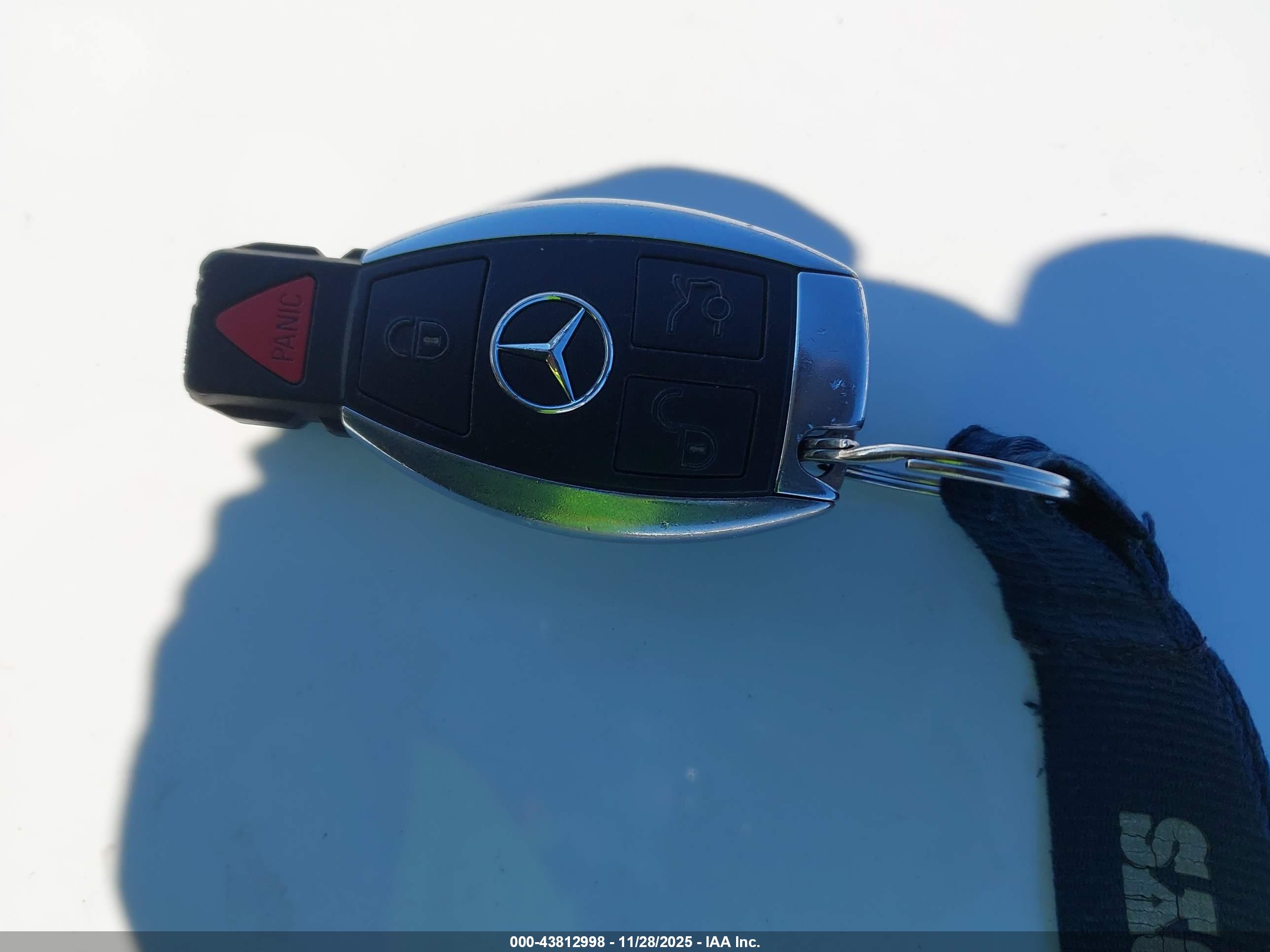 MERCEDES-BENZ GLK image 11