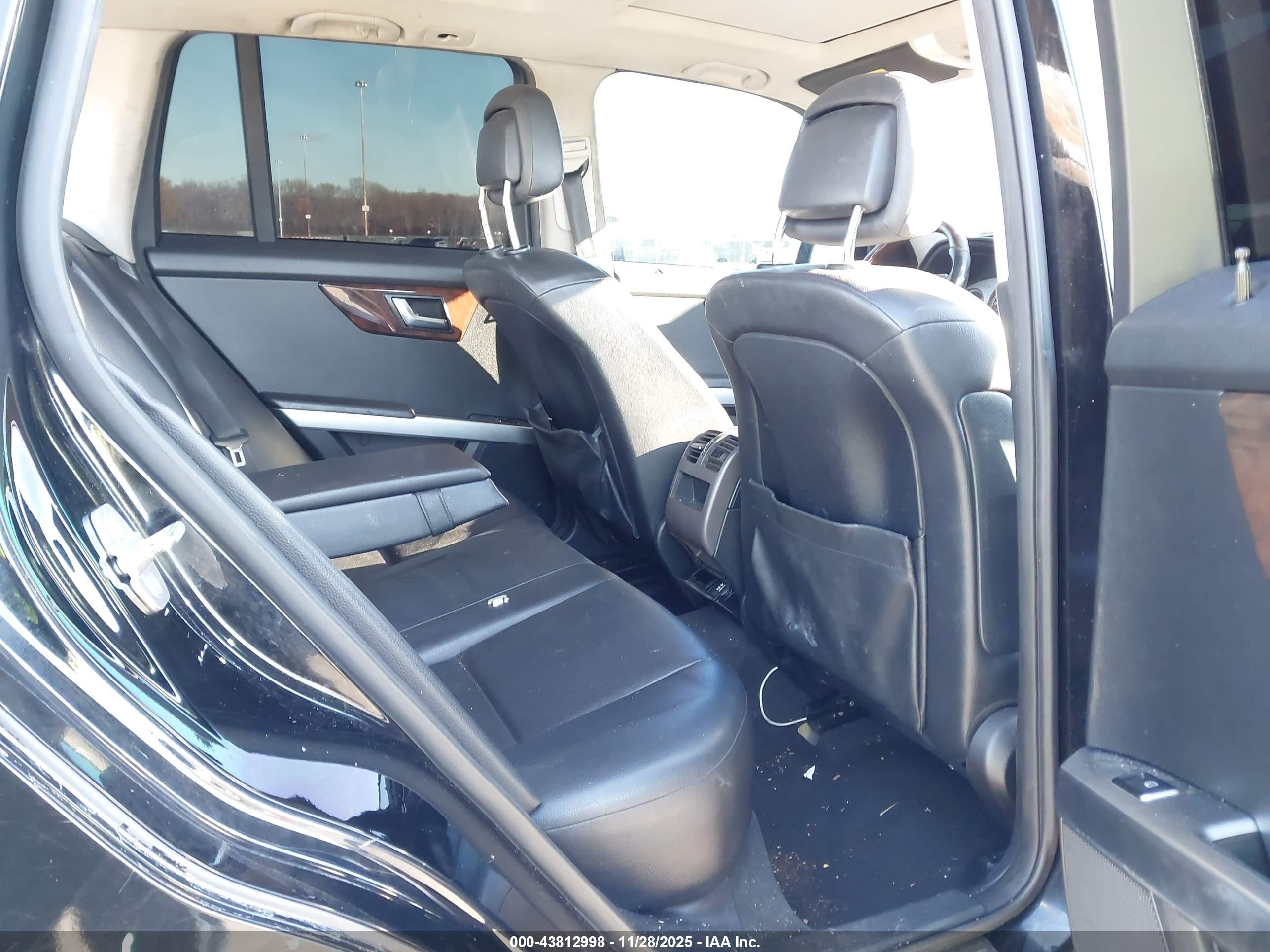MERCEDES-BENZ GLK image 8