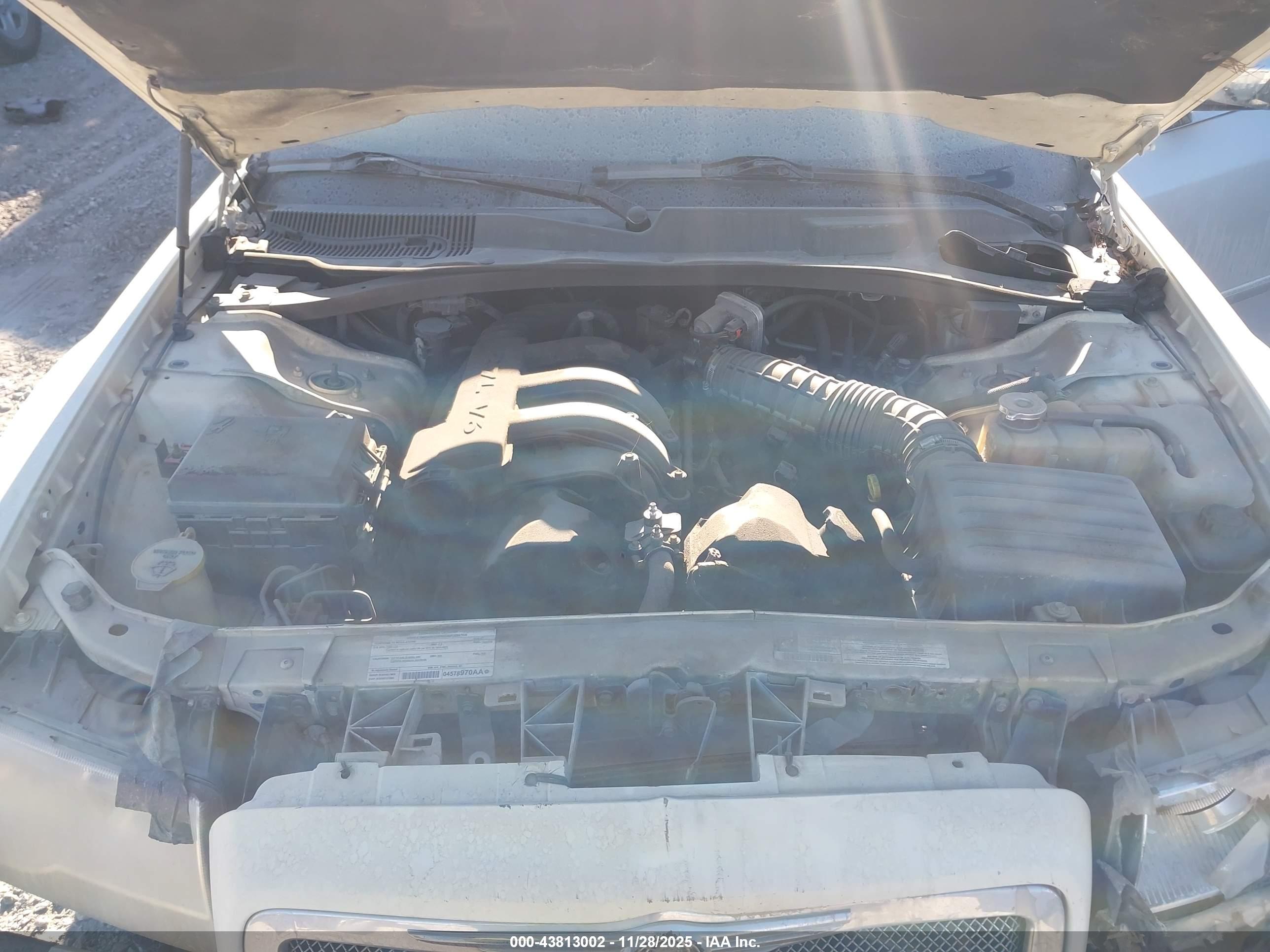 CHRYSLER 300 image 10