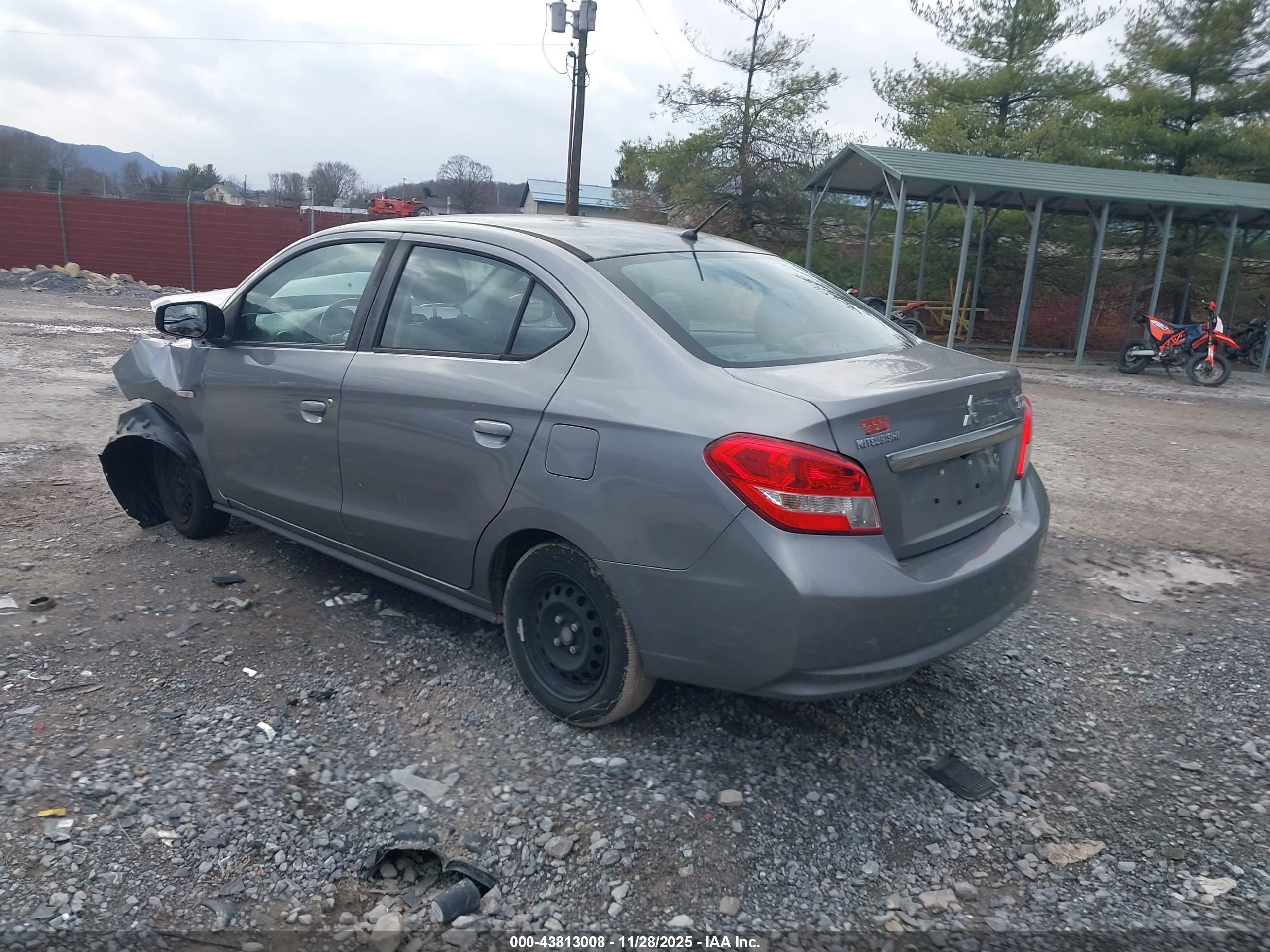 MITSUBISHI MIRAGE image 3