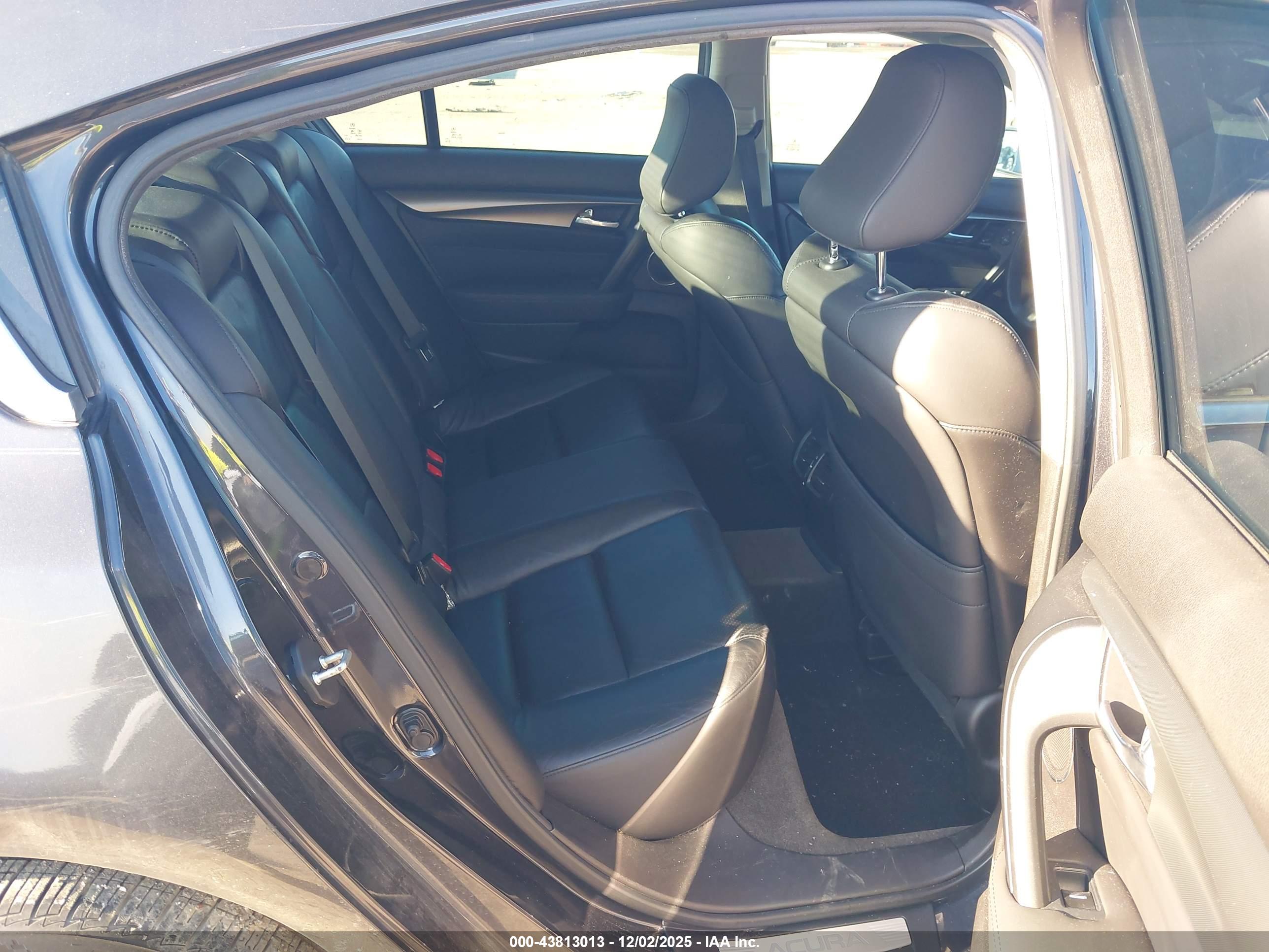 ACURA TL image 8