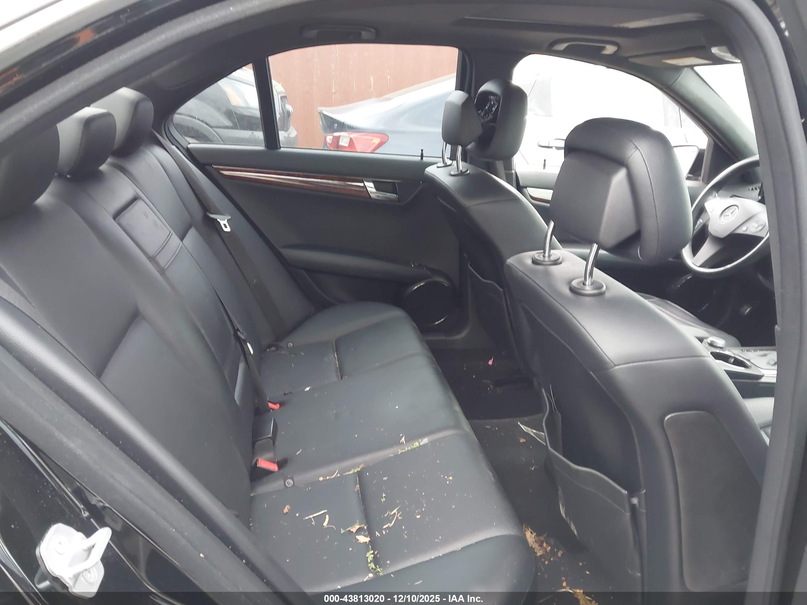 MERCEDES-BENZ C image 8