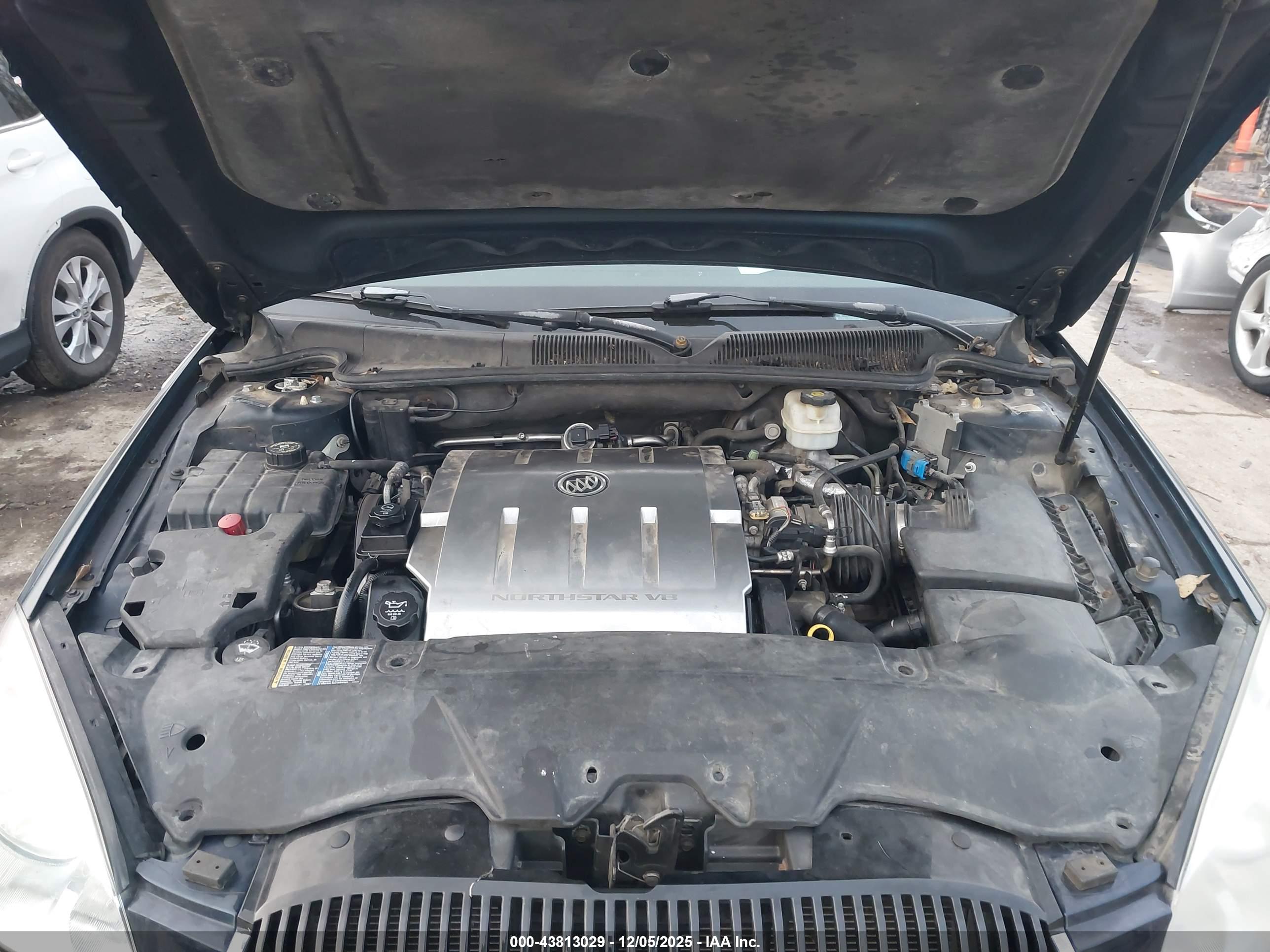 BUICK LUCERNE image 10