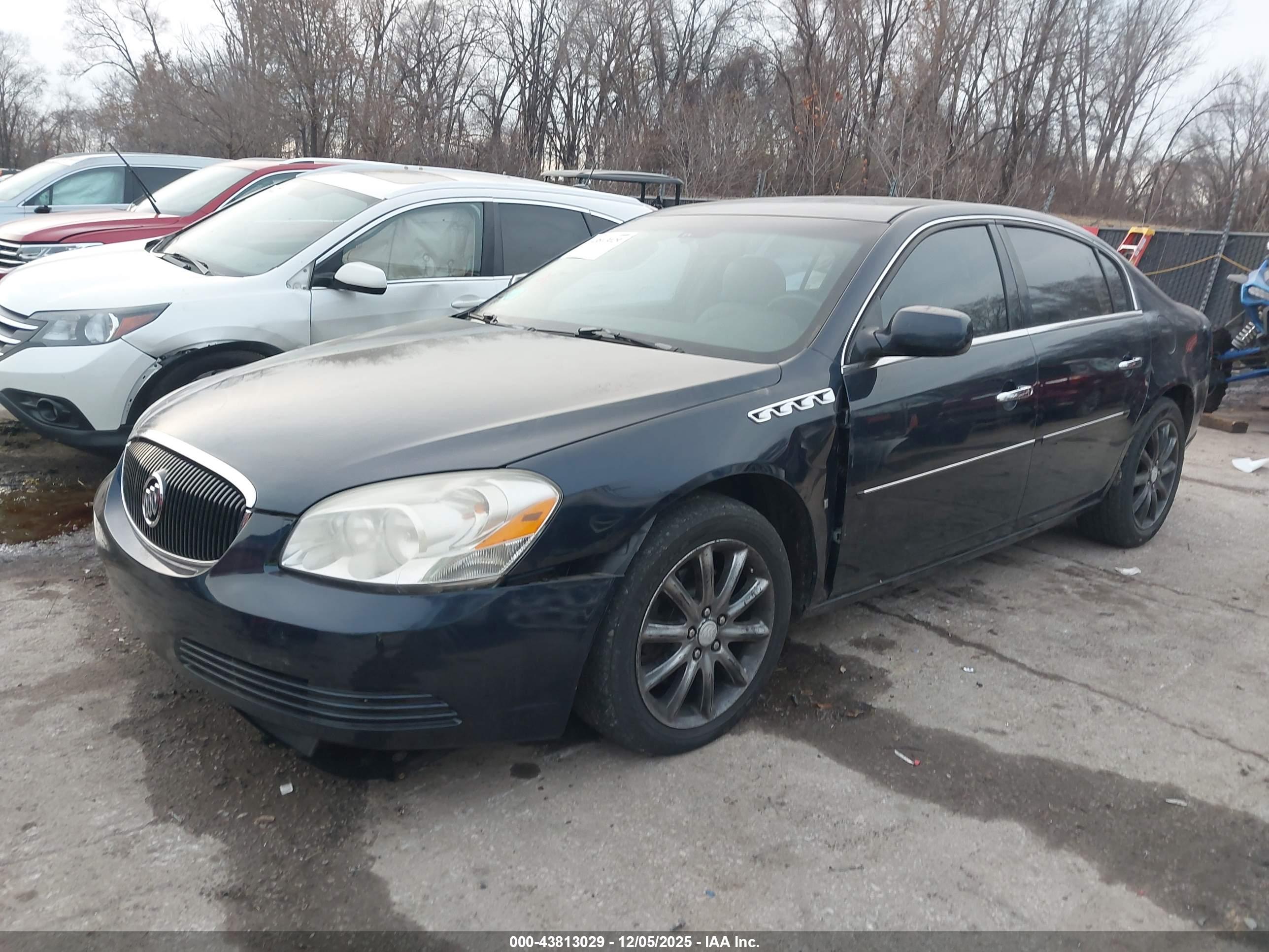 BUICK LUCERNE image 2