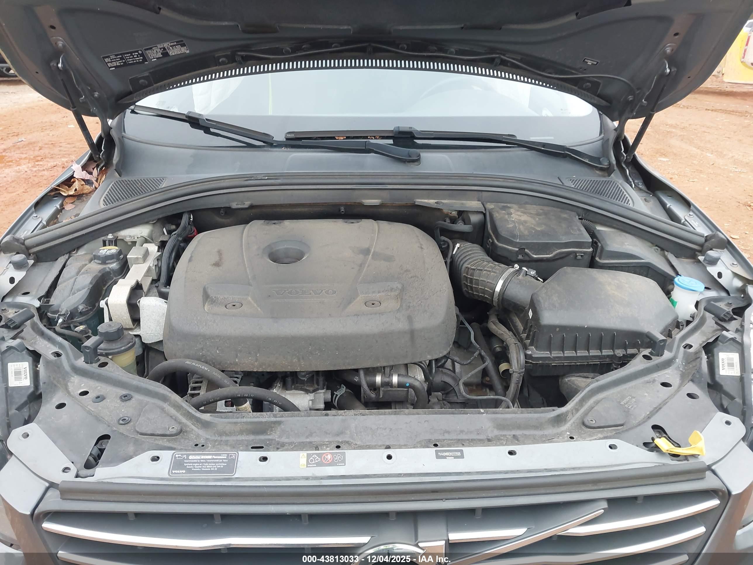 VOLVO XC60 image 10