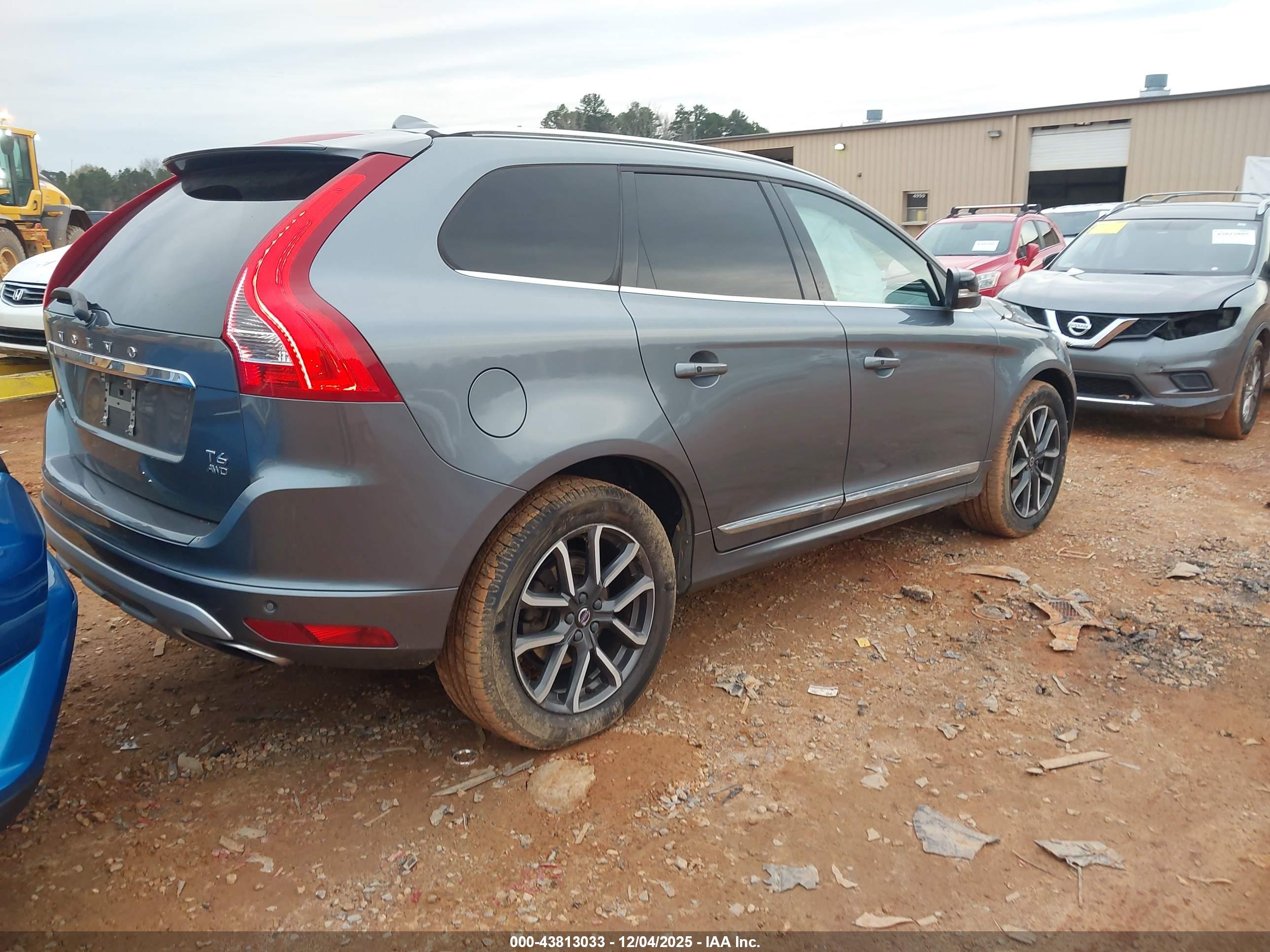 VOLVO XC60 image 4