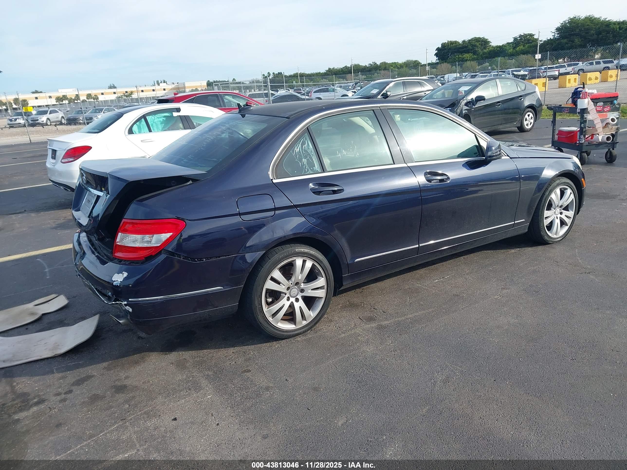 MERCEDES-BENZ C image 4