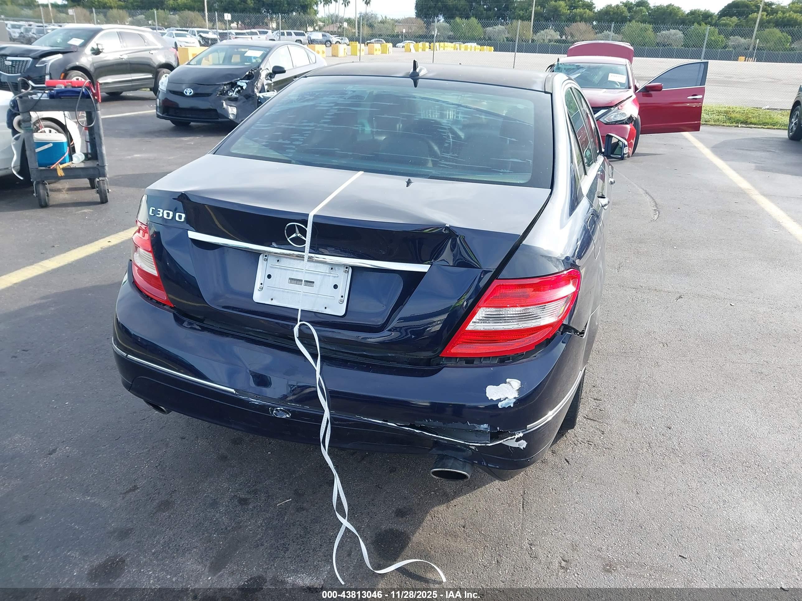 MERCEDES-BENZ C image 6