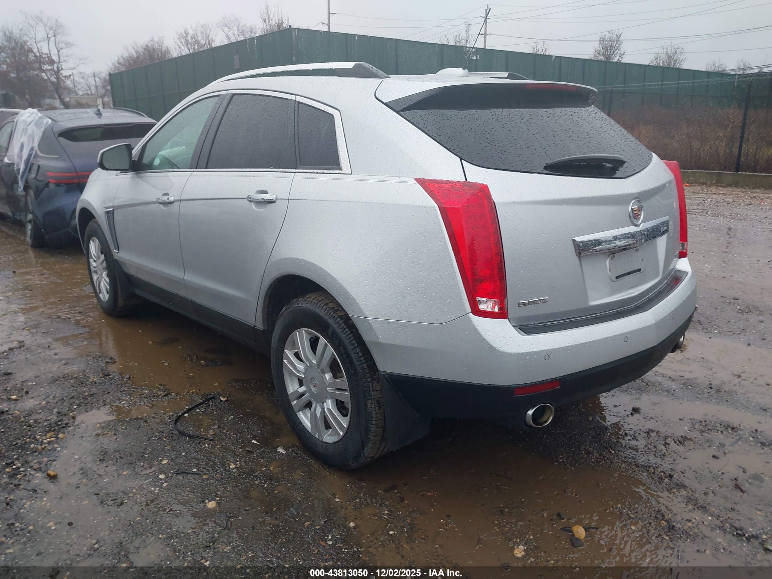 CADILLAC SRX image 3