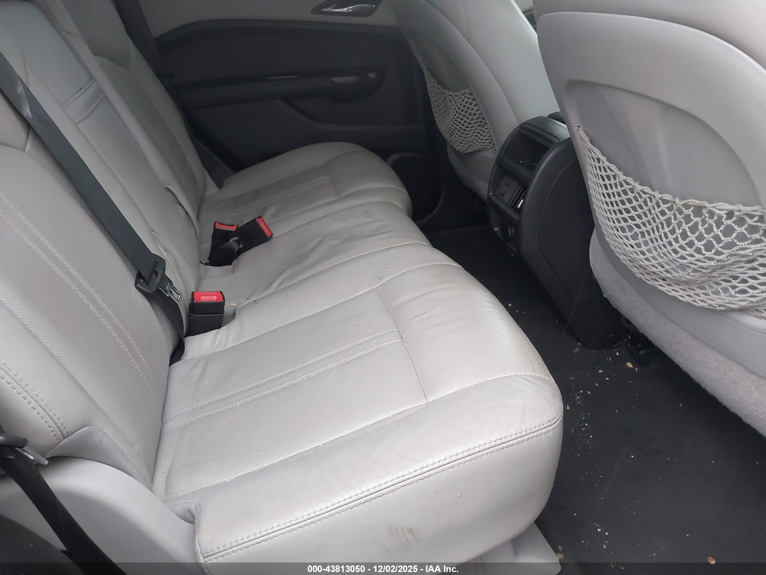 CADILLAC SRX image 8