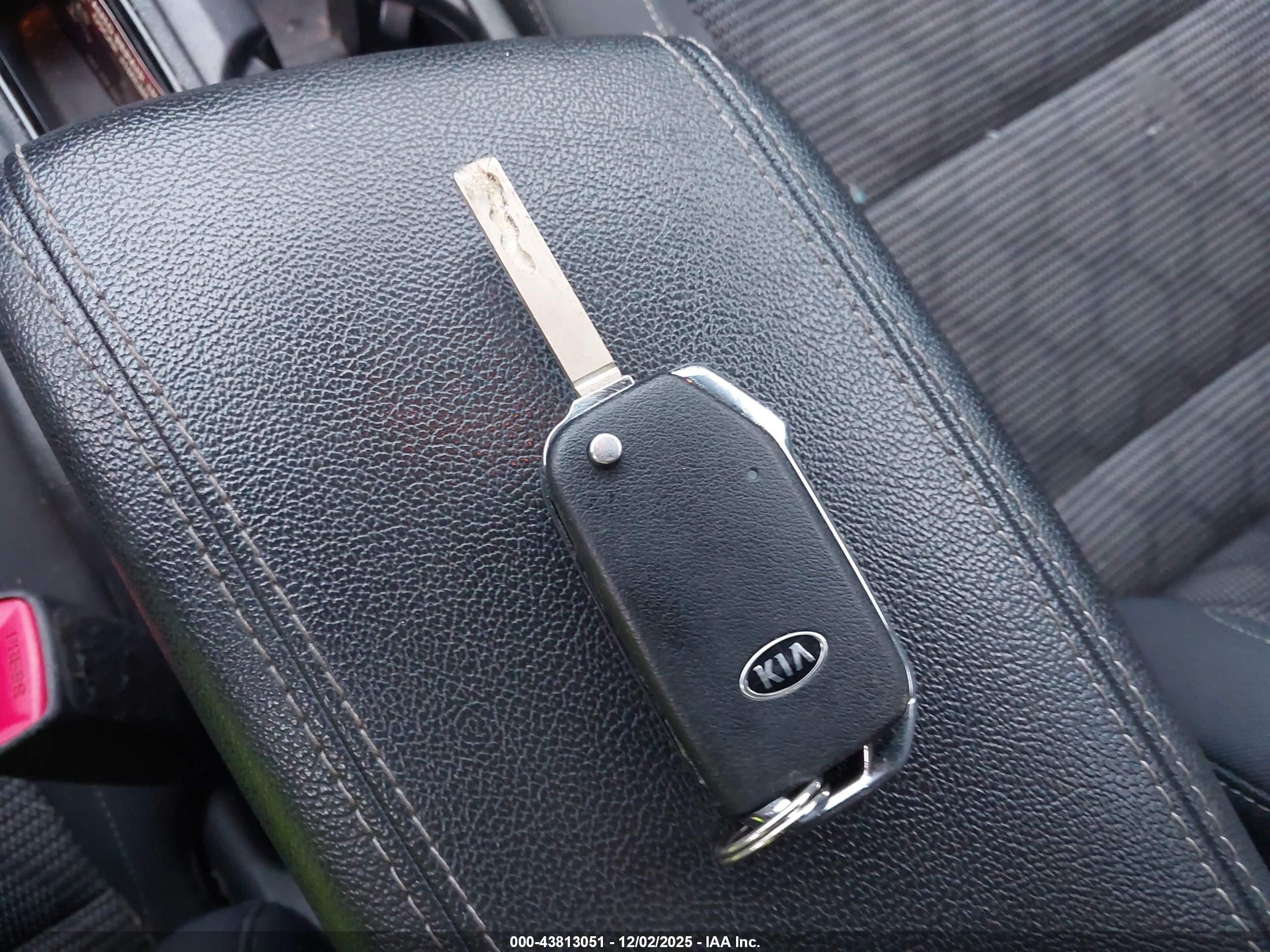 KIA NIRO image 11