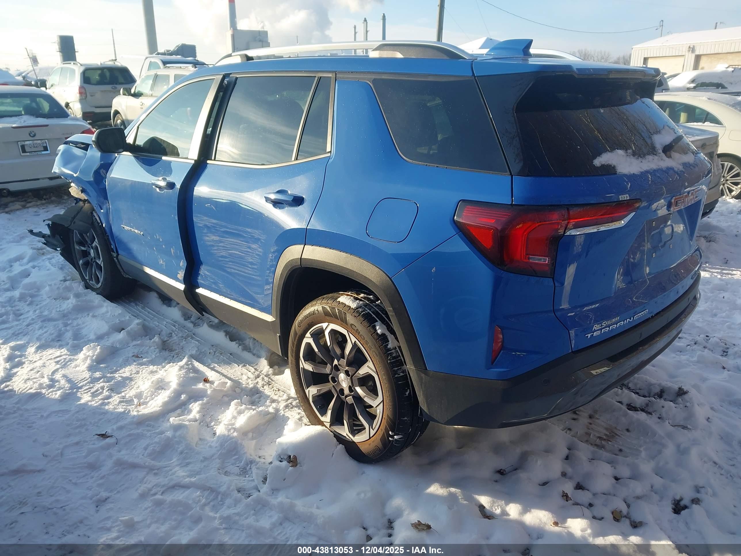 GMC TERRAIN image 3