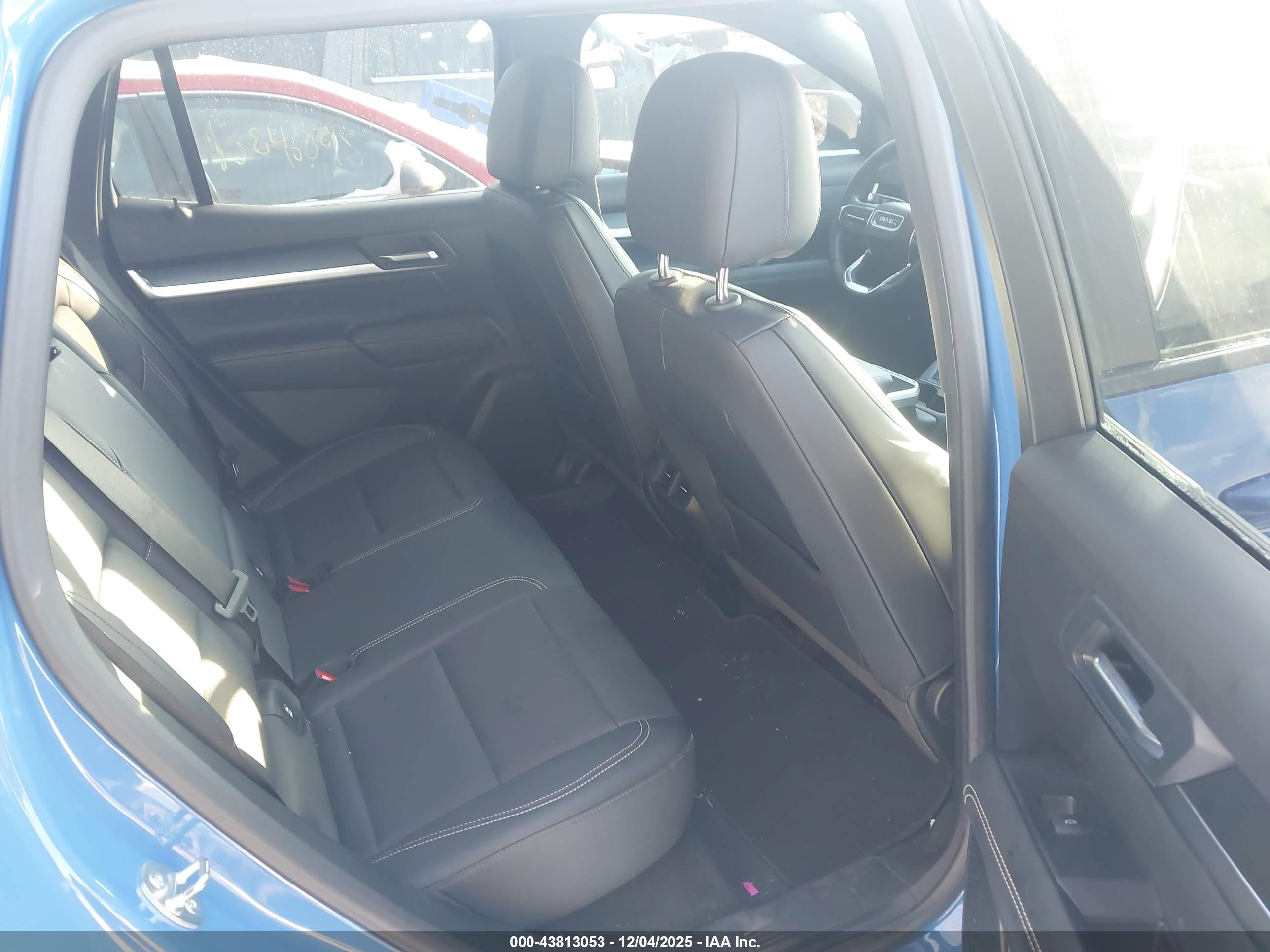 GMC TERRAIN image 8