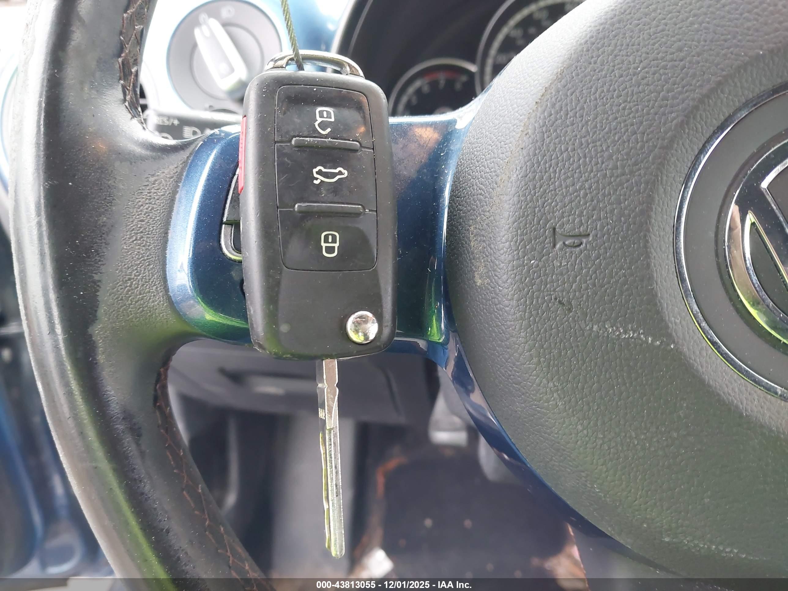 VOLKSWAGEN BEETLE image 11
