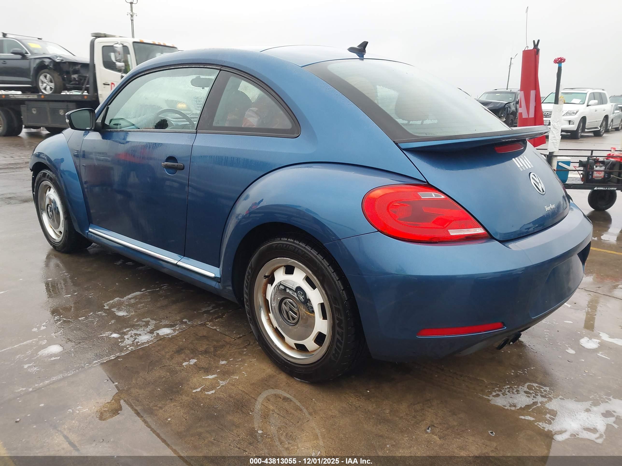 VOLKSWAGEN BEETLE image 3