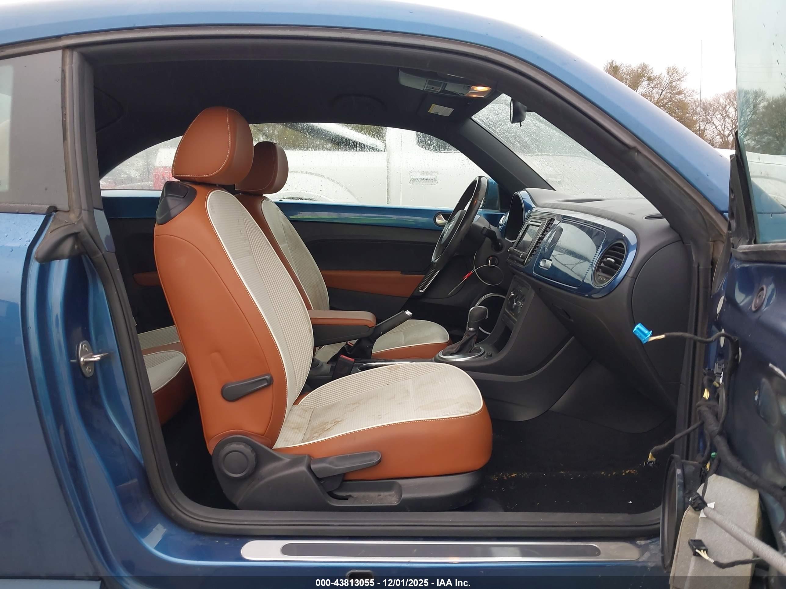 VOLKSWAGEN BEETLE image 5